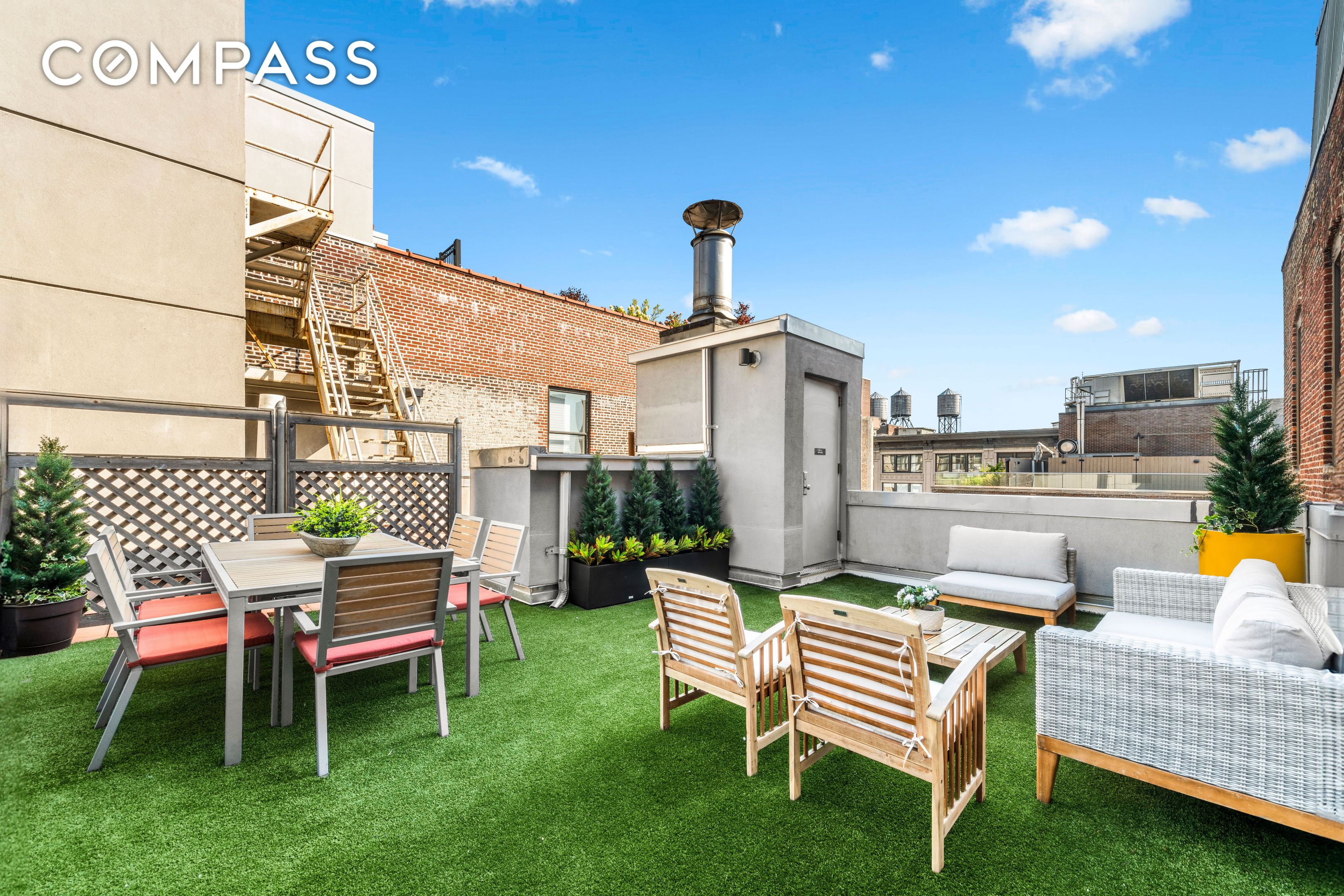 #13 photo, 146-148 W 22nd Street, Chelsea , NY 10011