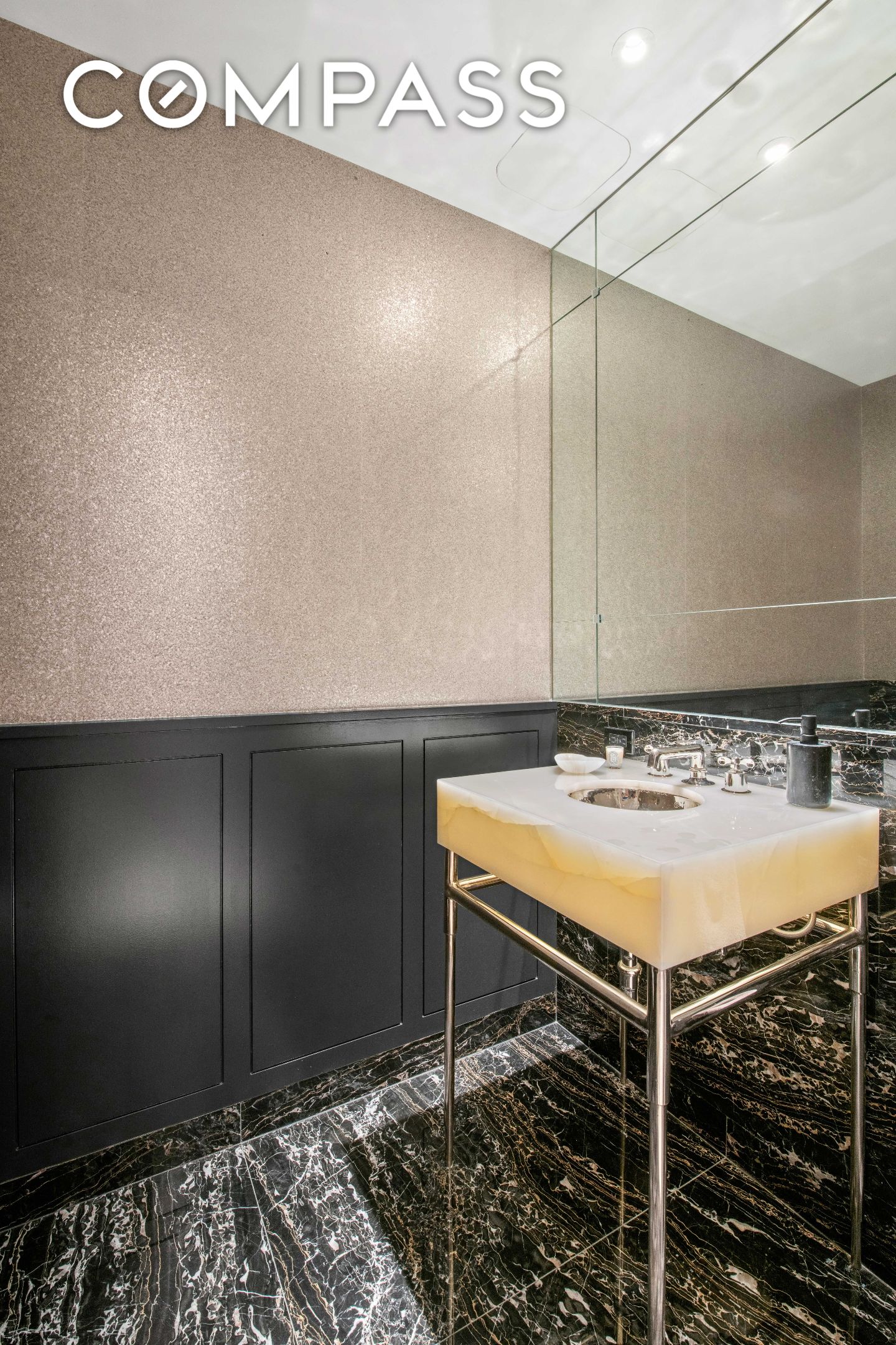 #14 photo, 40 E End Avenue, Upper East Side , NY 10028