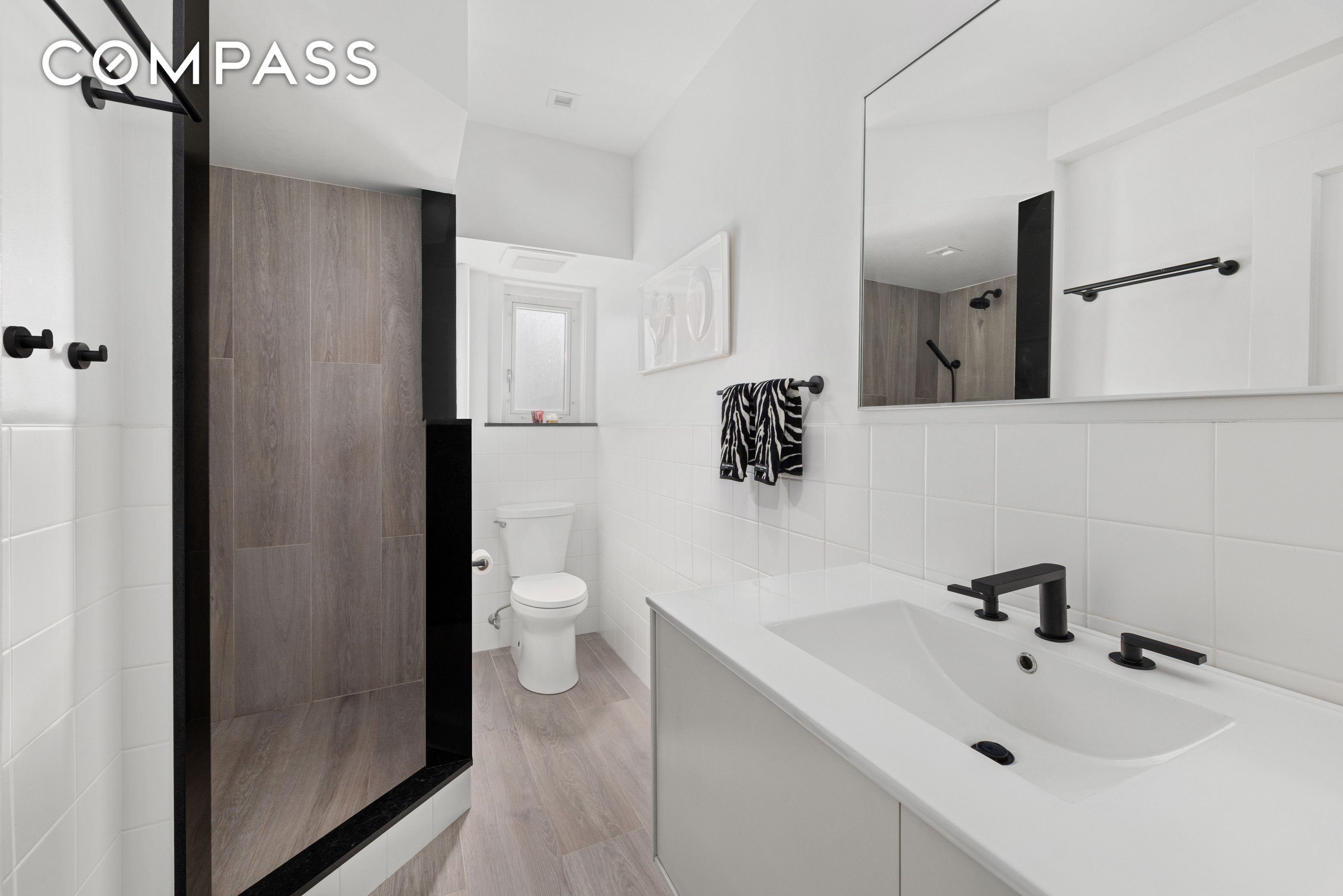 #7 photo, 131 Ave B, East Village , NY 10009