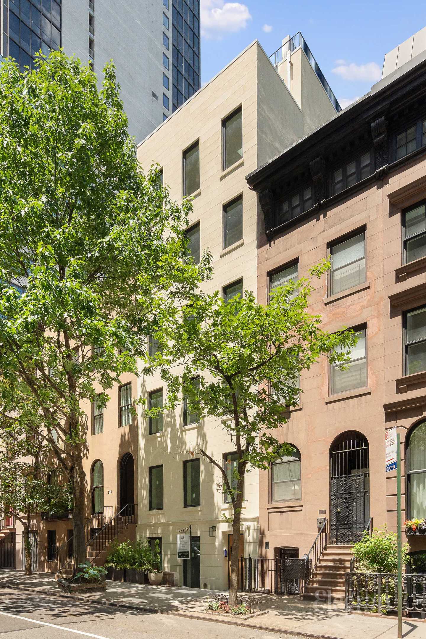 #22 photo, 221 E 48th Street, マンハッタン Midtown East , NY 10017-1559