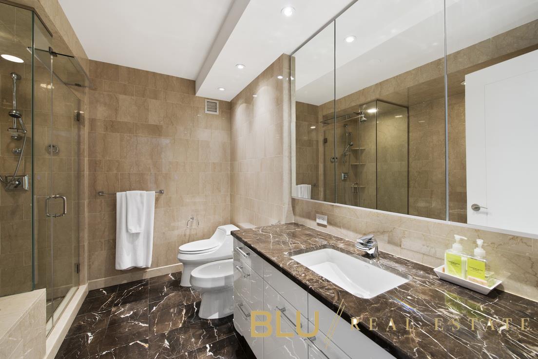 #12 photo, New York City, 曼哈顿 上西城林肯廣場 Lincoln Square , NY 10069