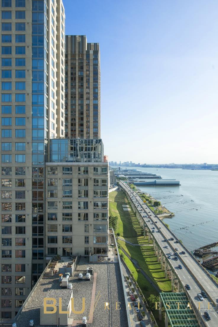 #17 photo, New York City, 曼哈顿 上西城林肯廣場 Lincoln Square , NY 10069