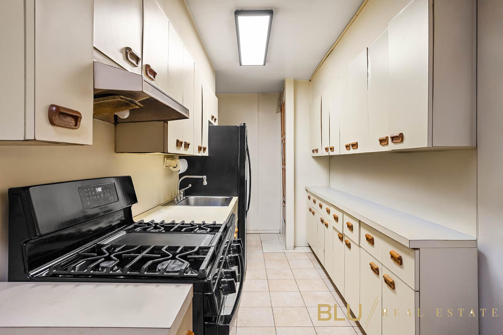 #10 photo, 310 W 72nd Street, Lincoln Square , NY 10023