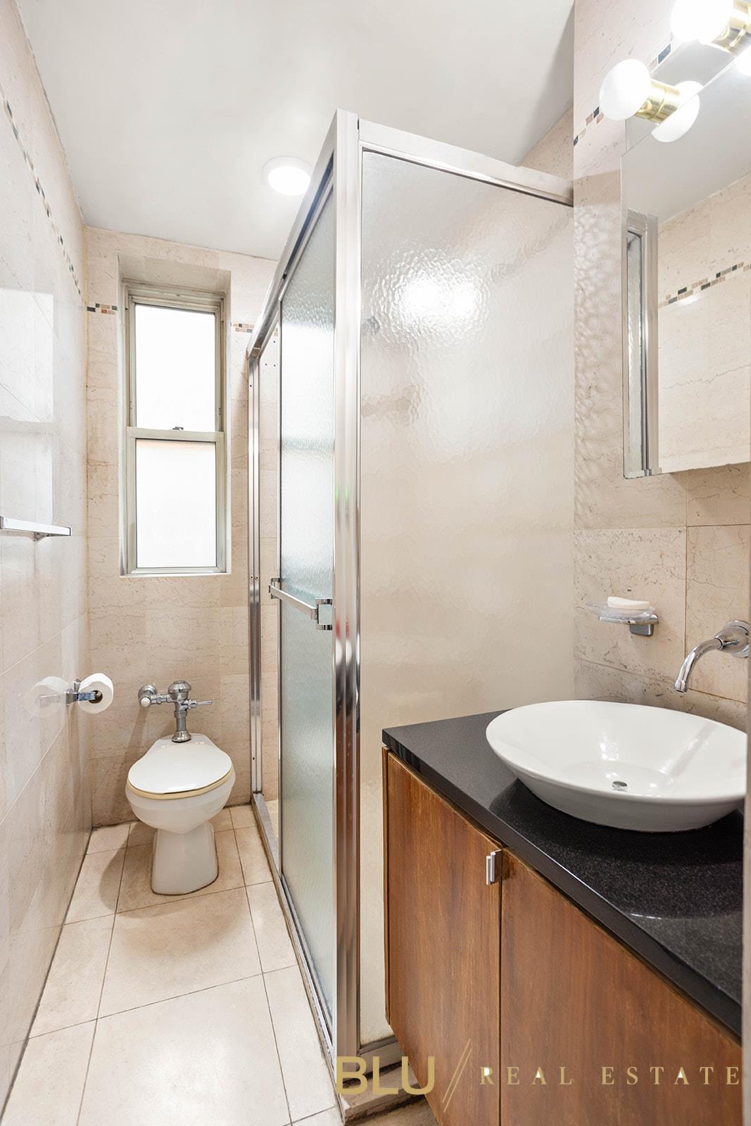 #15 photo, 310 W 72nd Street, Lincoln Square , NY 10023