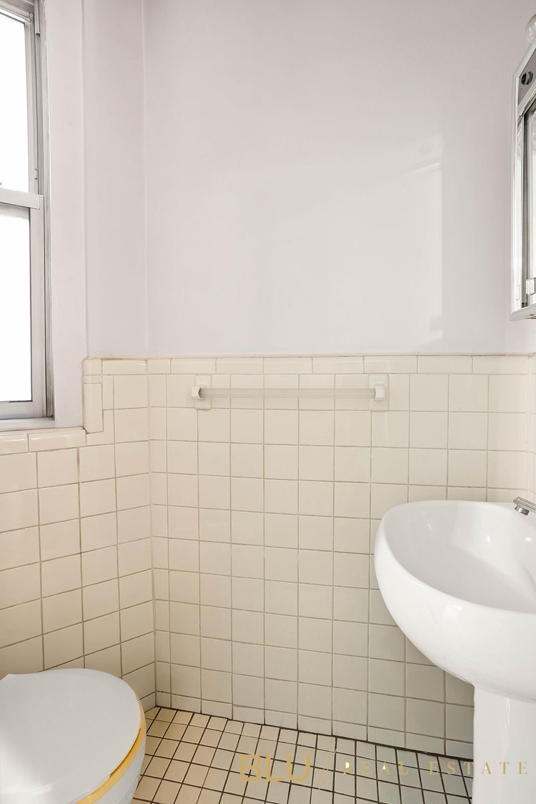 #17 photo, 310 W 72nd Street, Lincoln Square , NY 10023