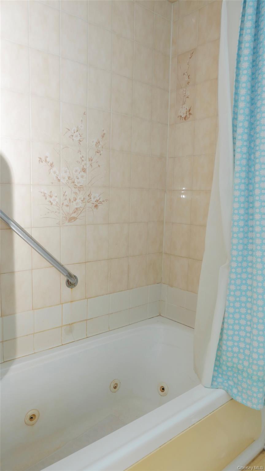 #19 photo, 43 Cardinal Rd, Hyde Park , NY 12538