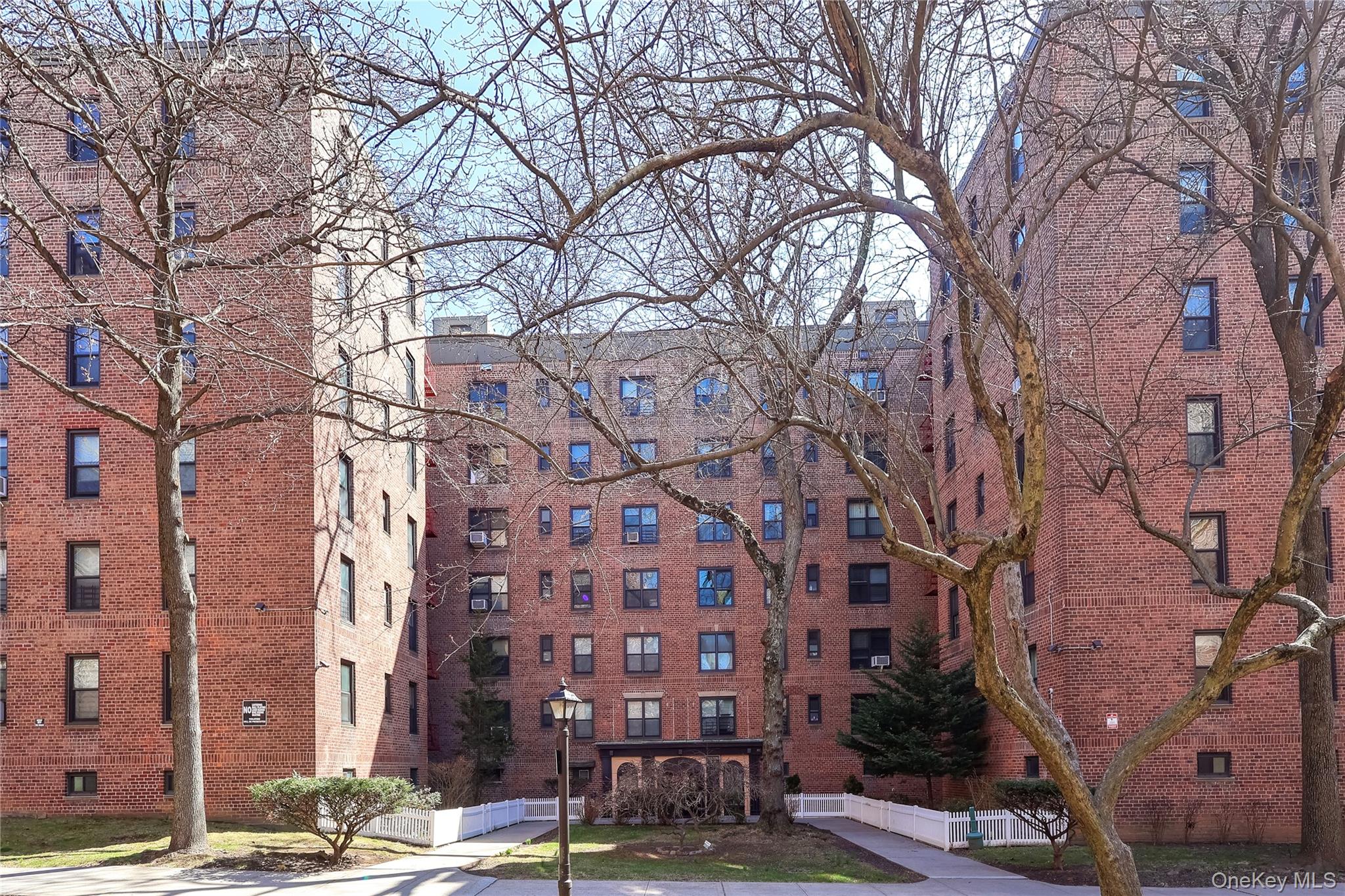 #1 photo, 83-20 98th Street, クイーンズ区 Woodhaven , NY 11421