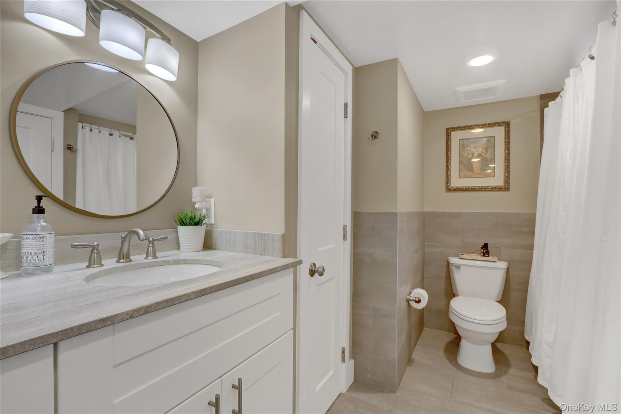 #19 photo, 2325 Centre Avenue, Bellmore , NY 11710