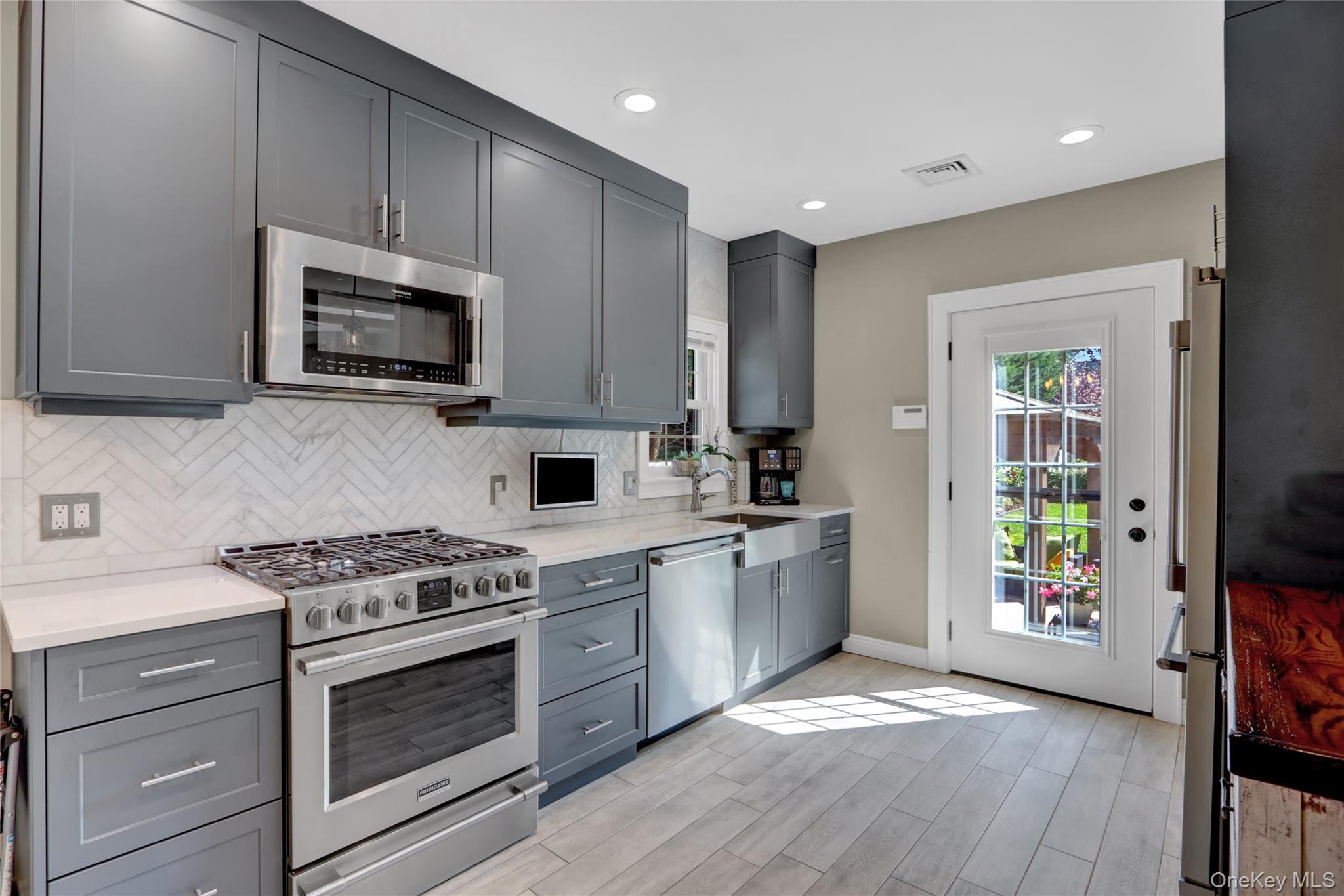 #7 photo, 2325 Centre Avenue, Bellmore , NY 11710