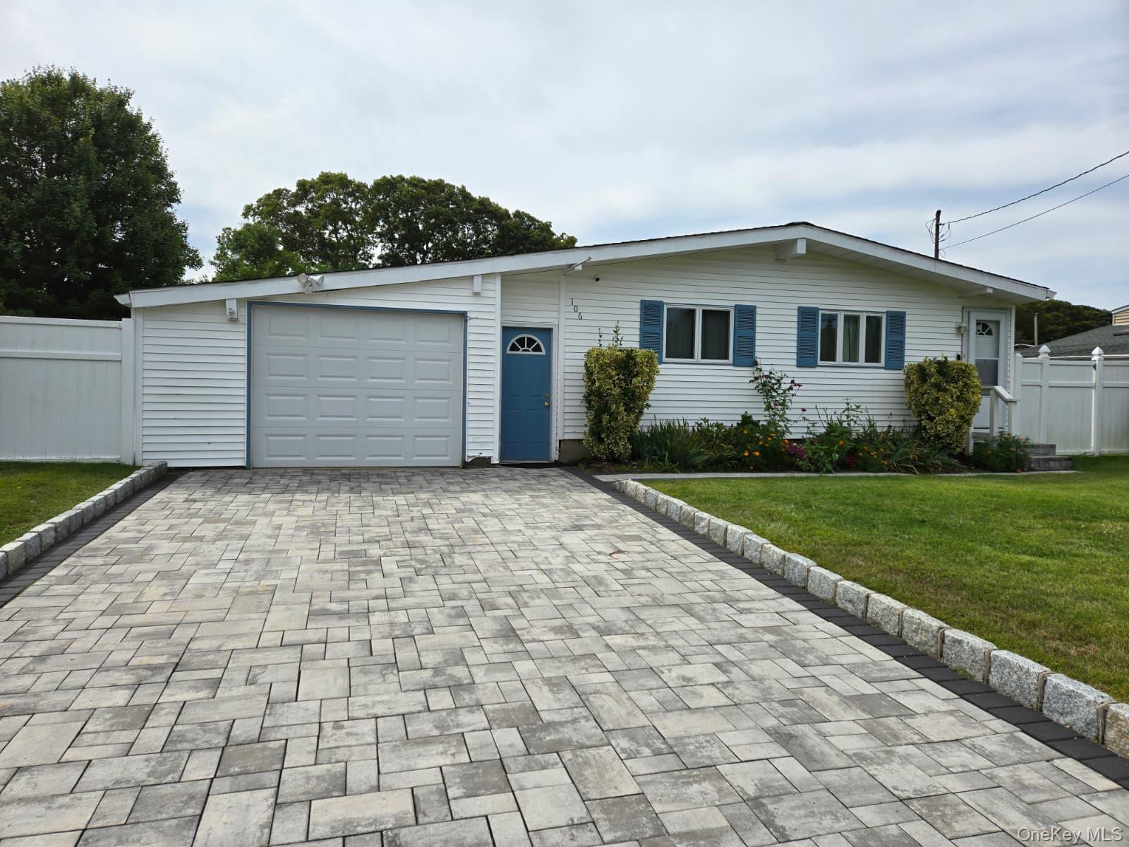 #1 photo, 106 Days Avenue, सफ़ोक काउंटी Selden , NY 11784