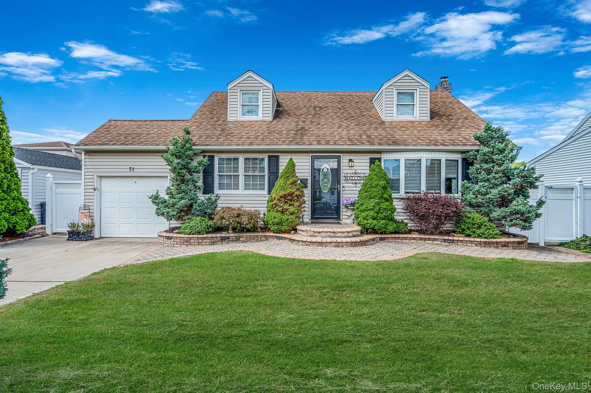 #1 photo, 71 Rose Drive, 長島 East Meadow , NY 11554