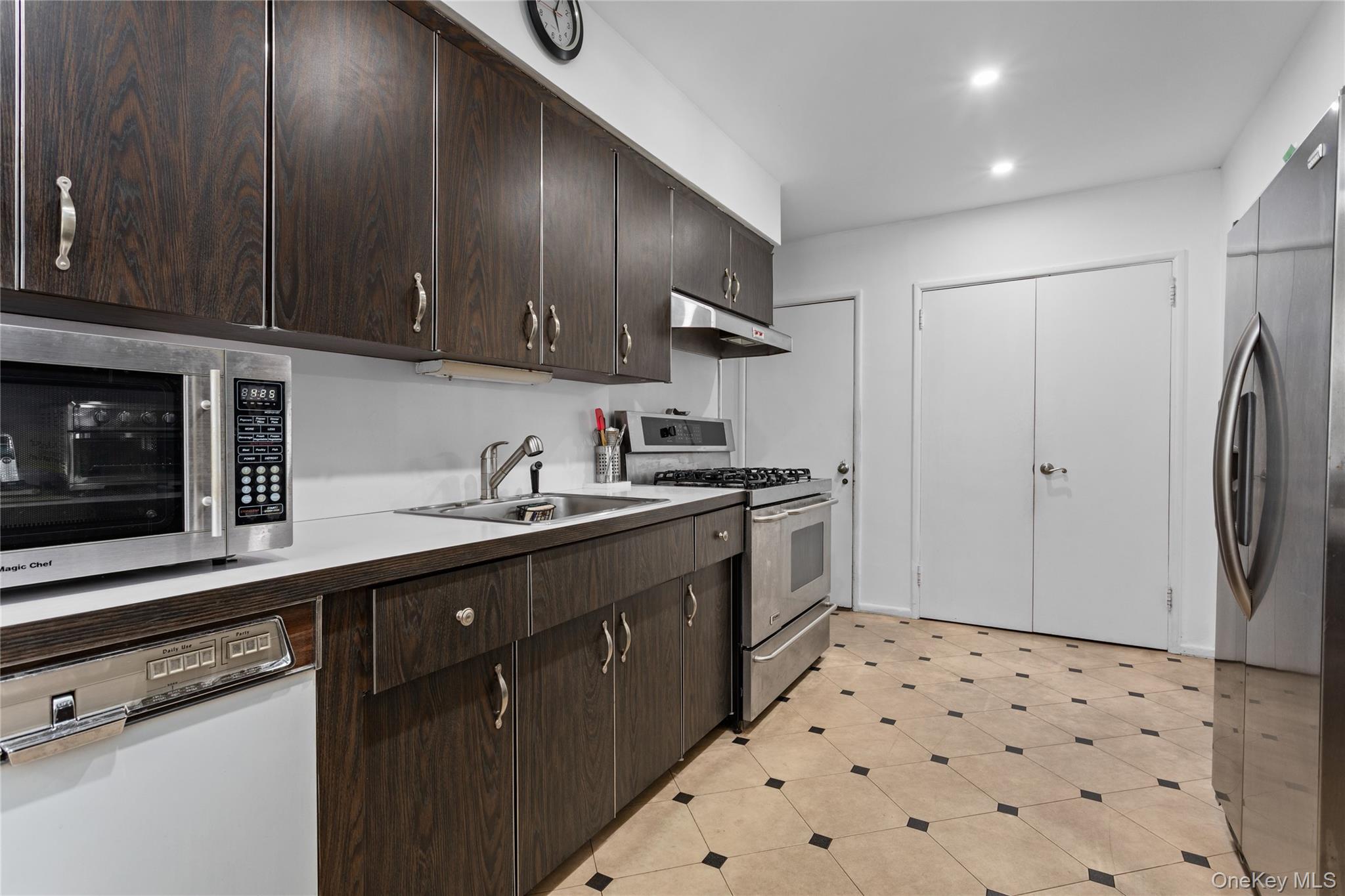 #14 photo, 89 Parkview Place, ナッソー郡 Malverne , NY 11565