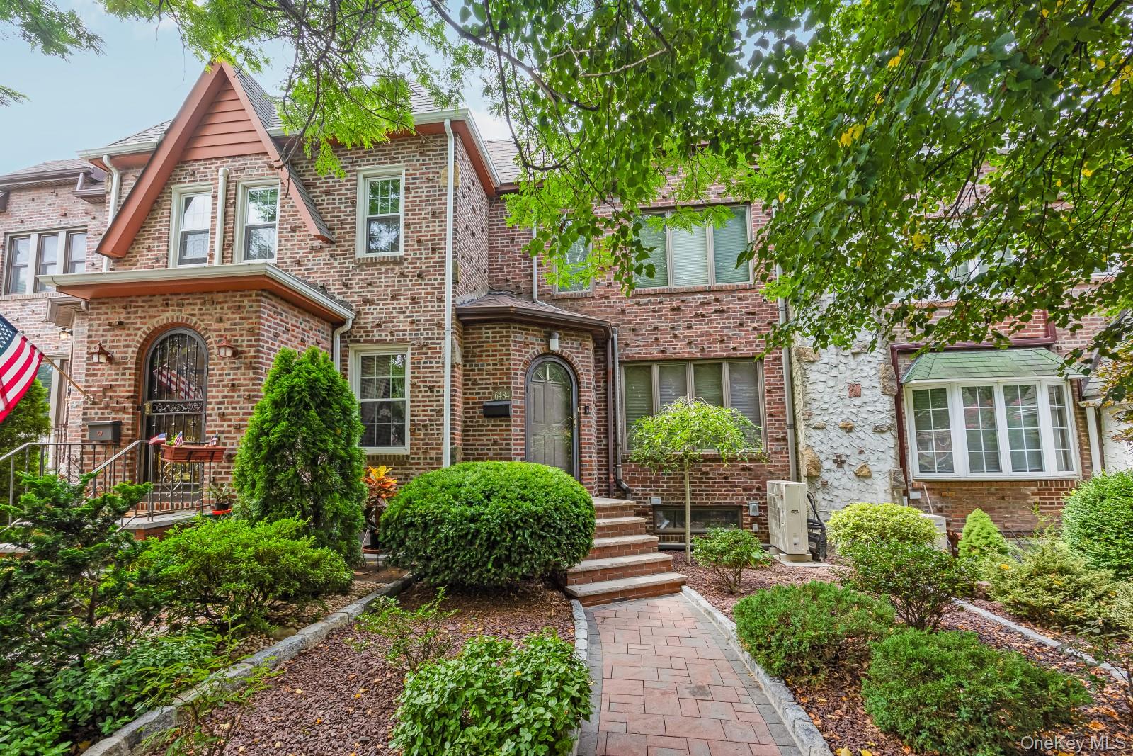 #1 photo, 64-84 82nd Place, كوينز Middle Village , NY 11379