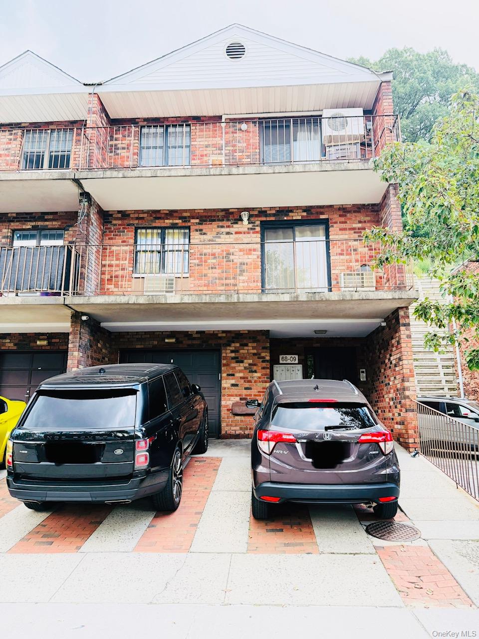 #1 photo, 68-09 242nd Street, Little Neck , NY 11362