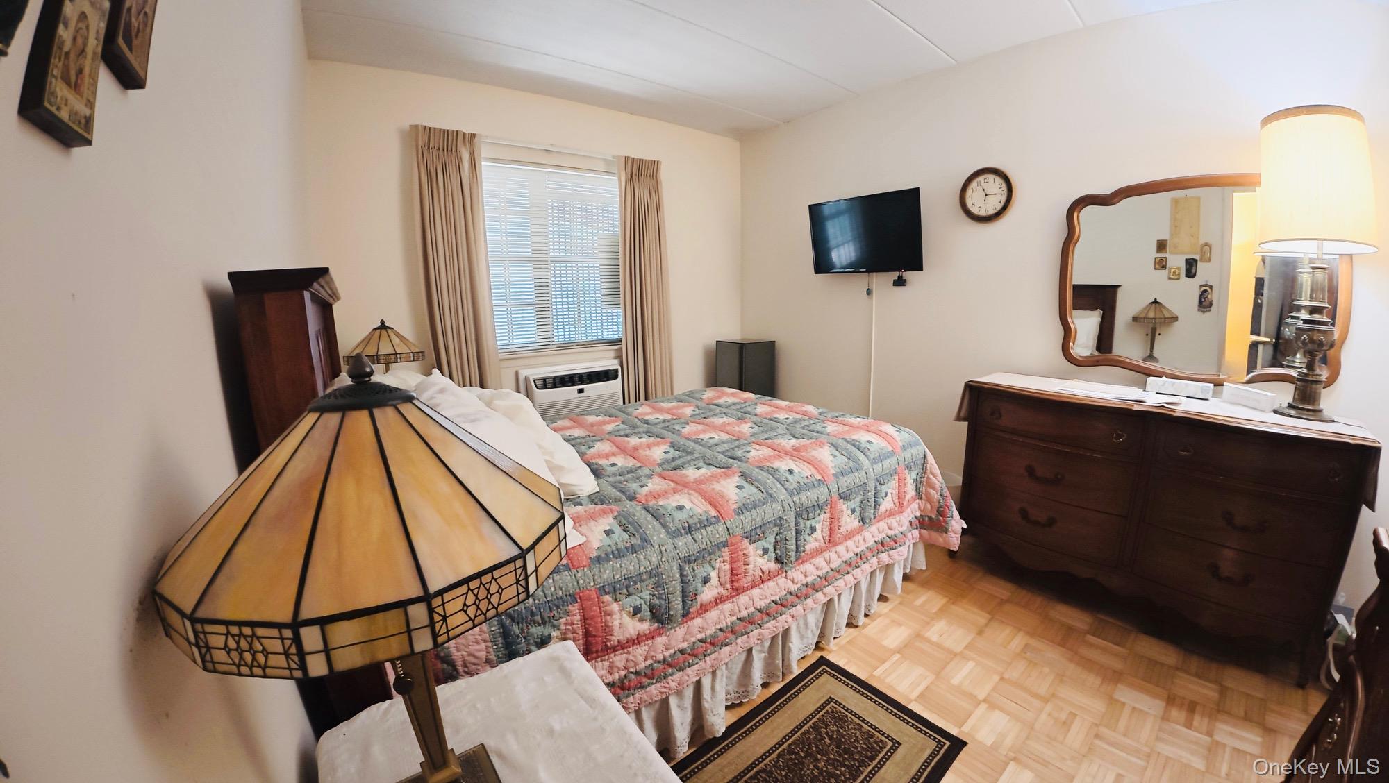 #4 photo, 68-09 242nd Street, Little Neck , NY 11362