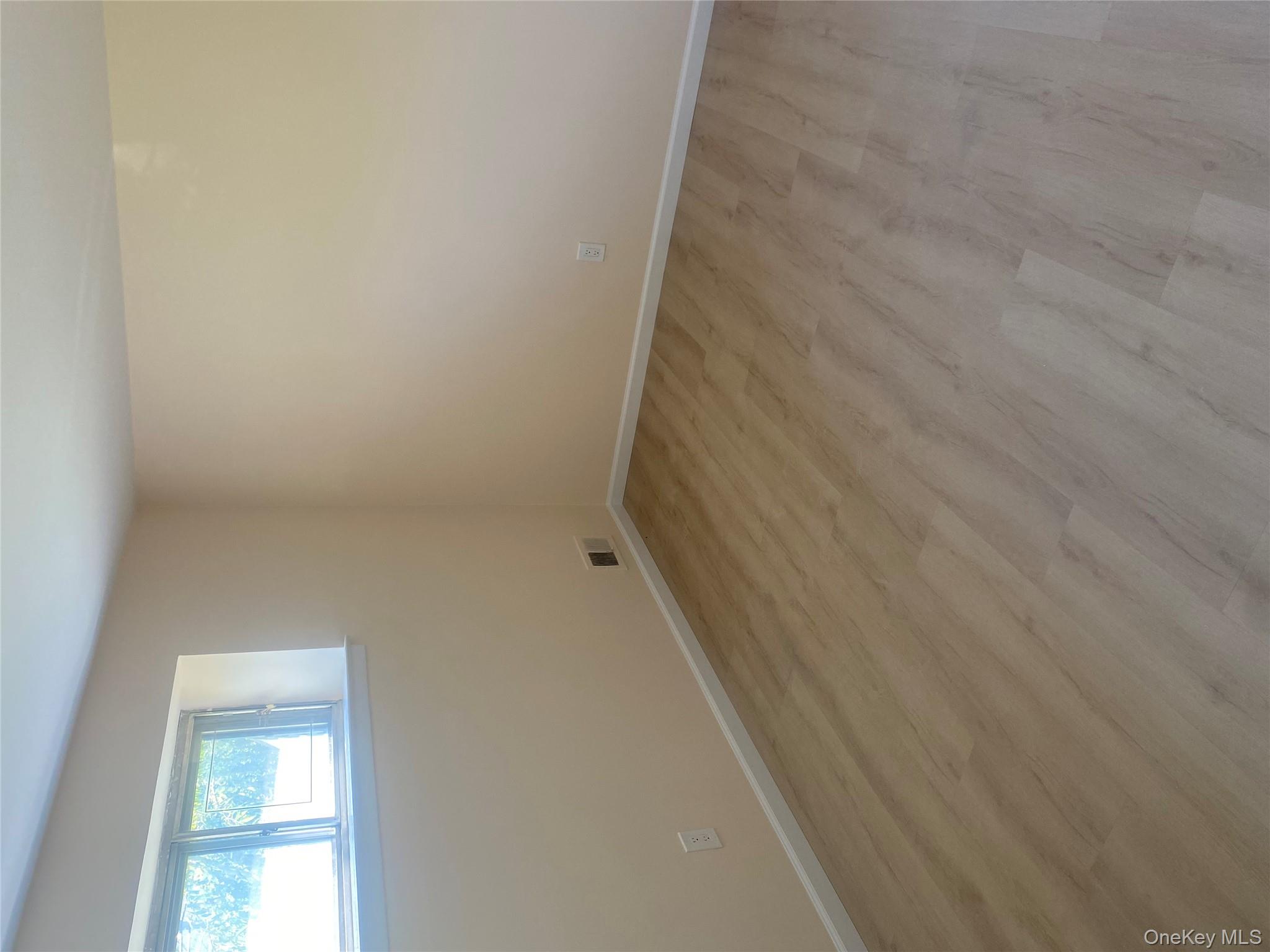 #6 photo, 47 Bowling Lane, サフォーク郡 Deer Park , NY 11729