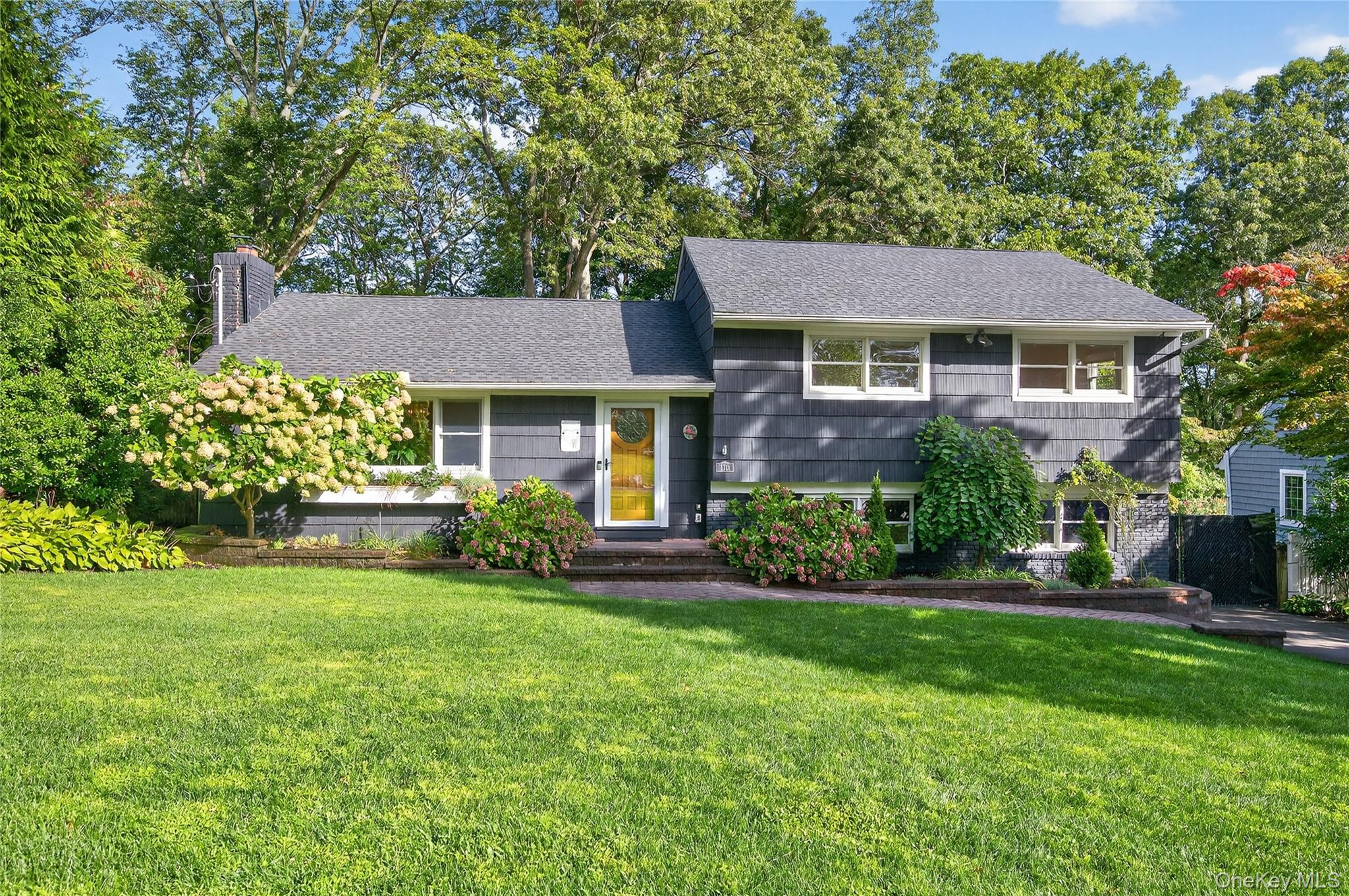 #1 photo, 176 Hoover Place, Centerport , NY 11721