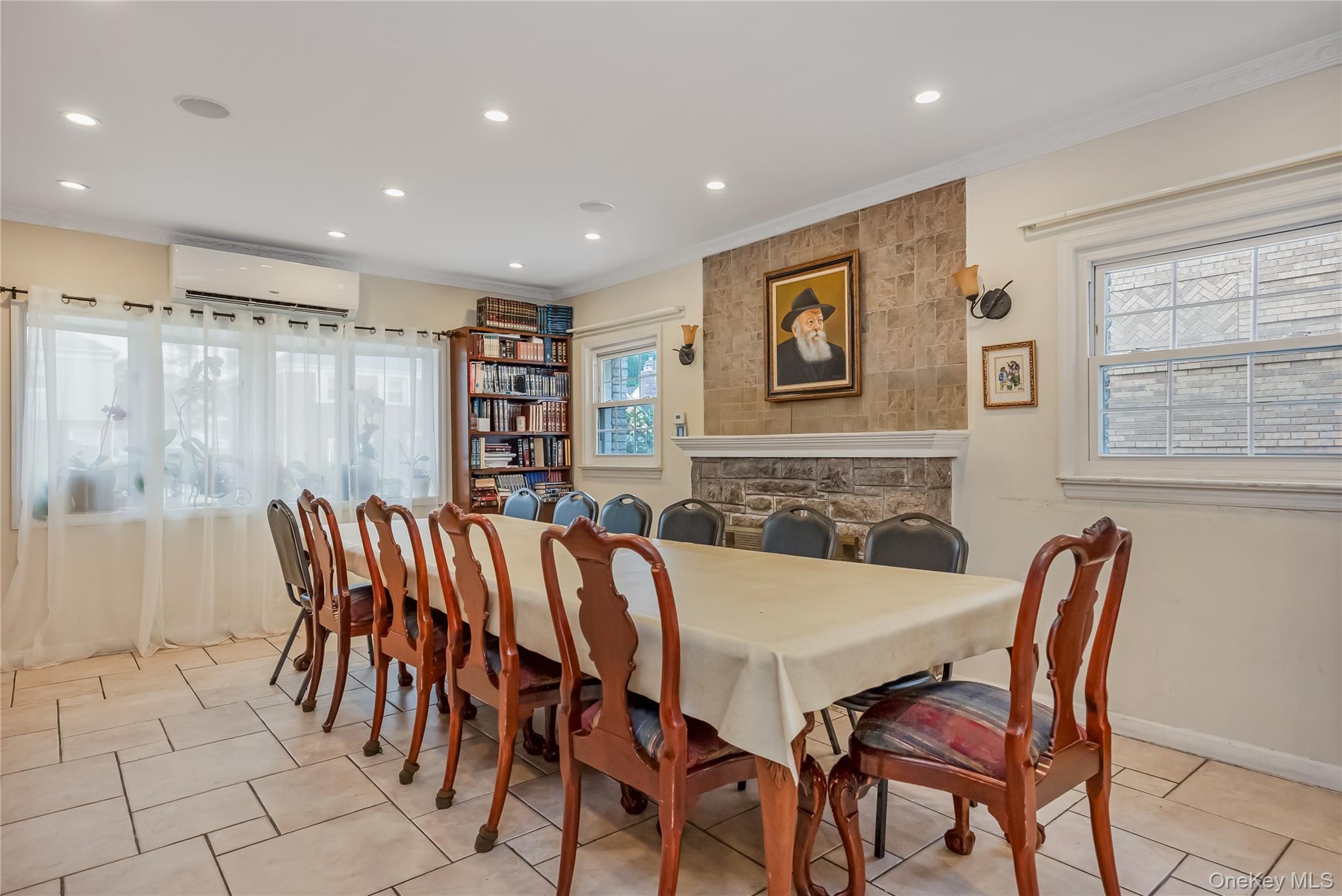 #3 photo, 76-27 175 Street, Fresh Meadows , NY 11366