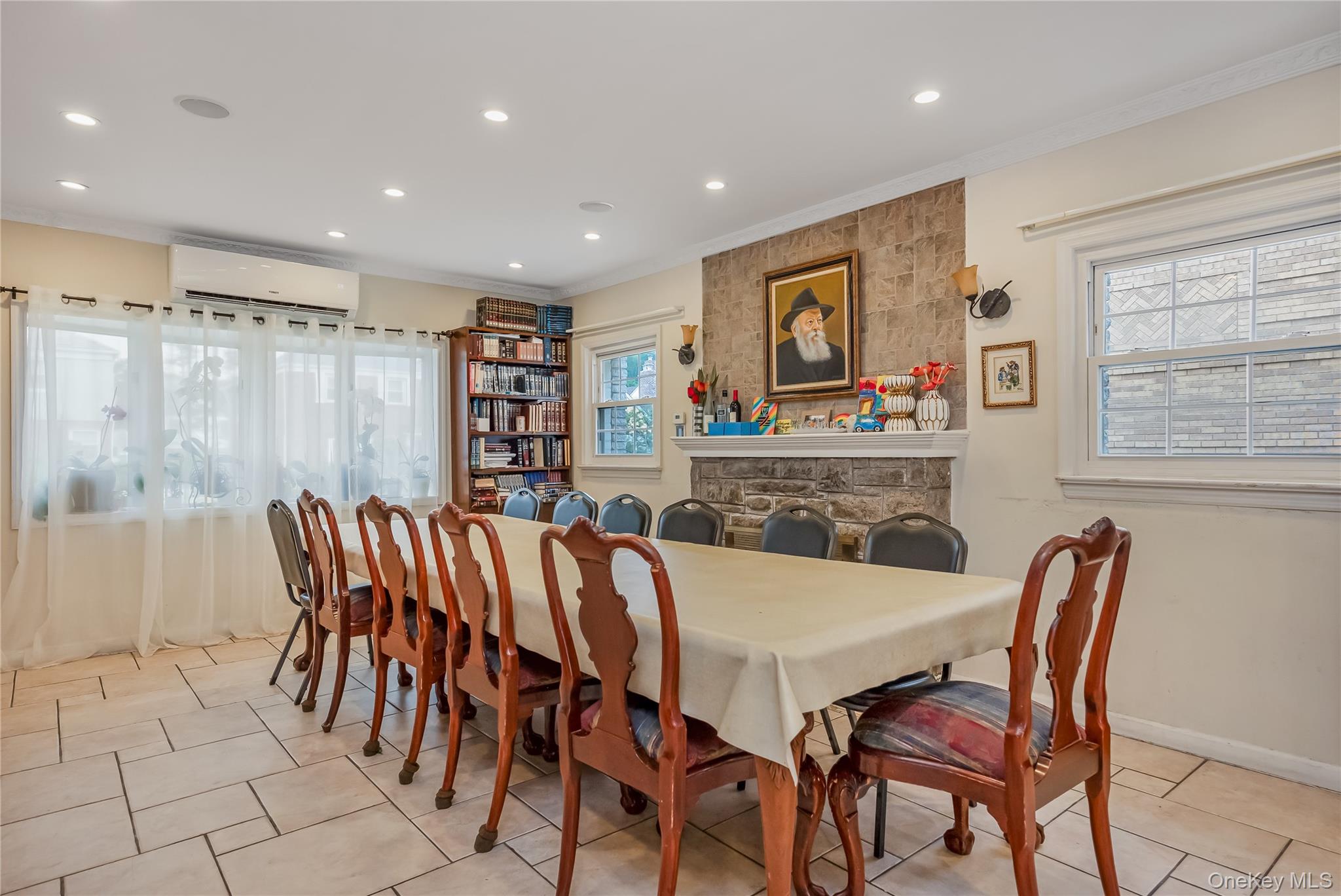 #4 photo, 76-27 175 Street, Fresh Meadows , NY 11366