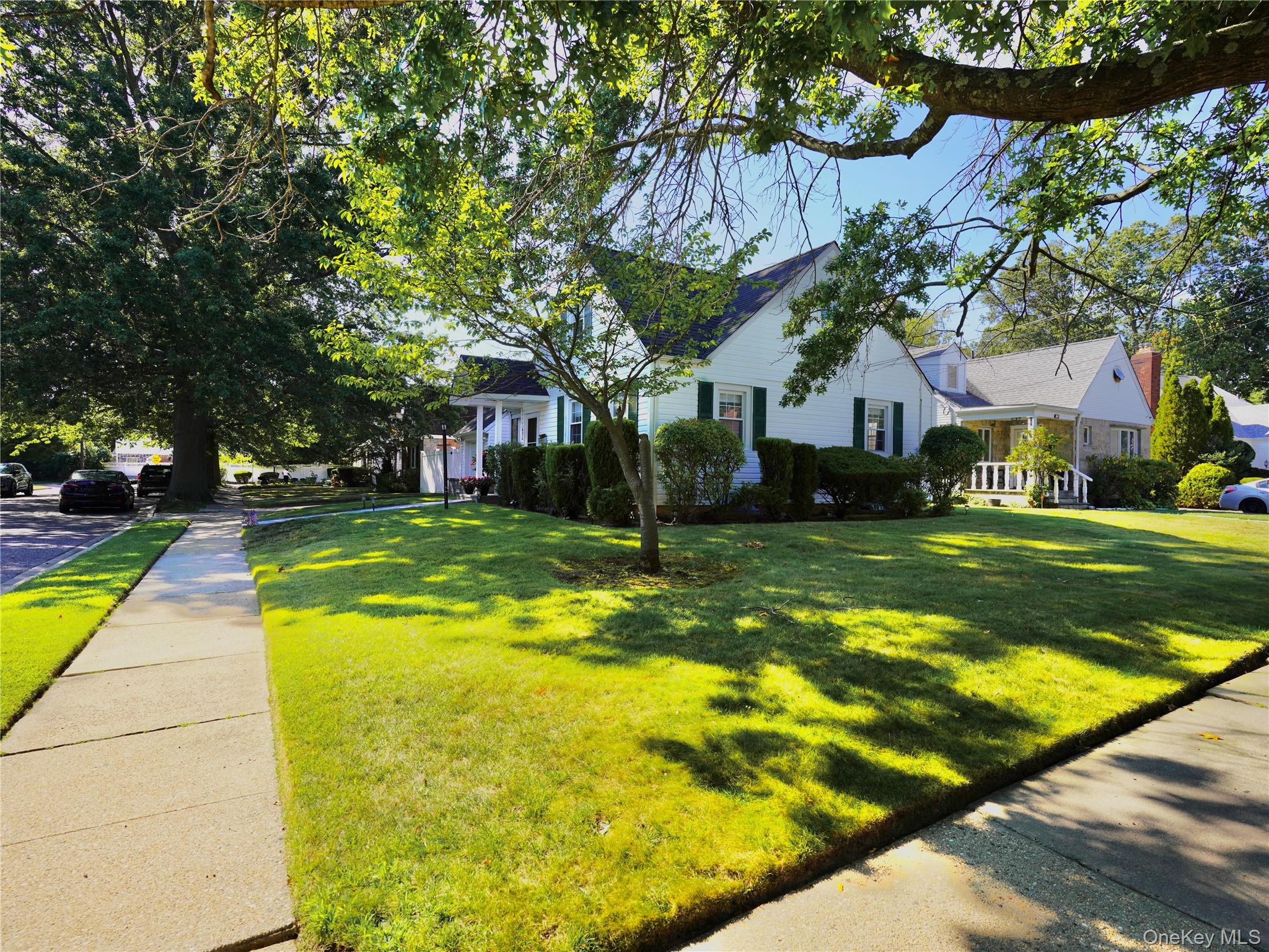 #3 photo, 495 Emerson Avenue, Baldwin , NY 11510