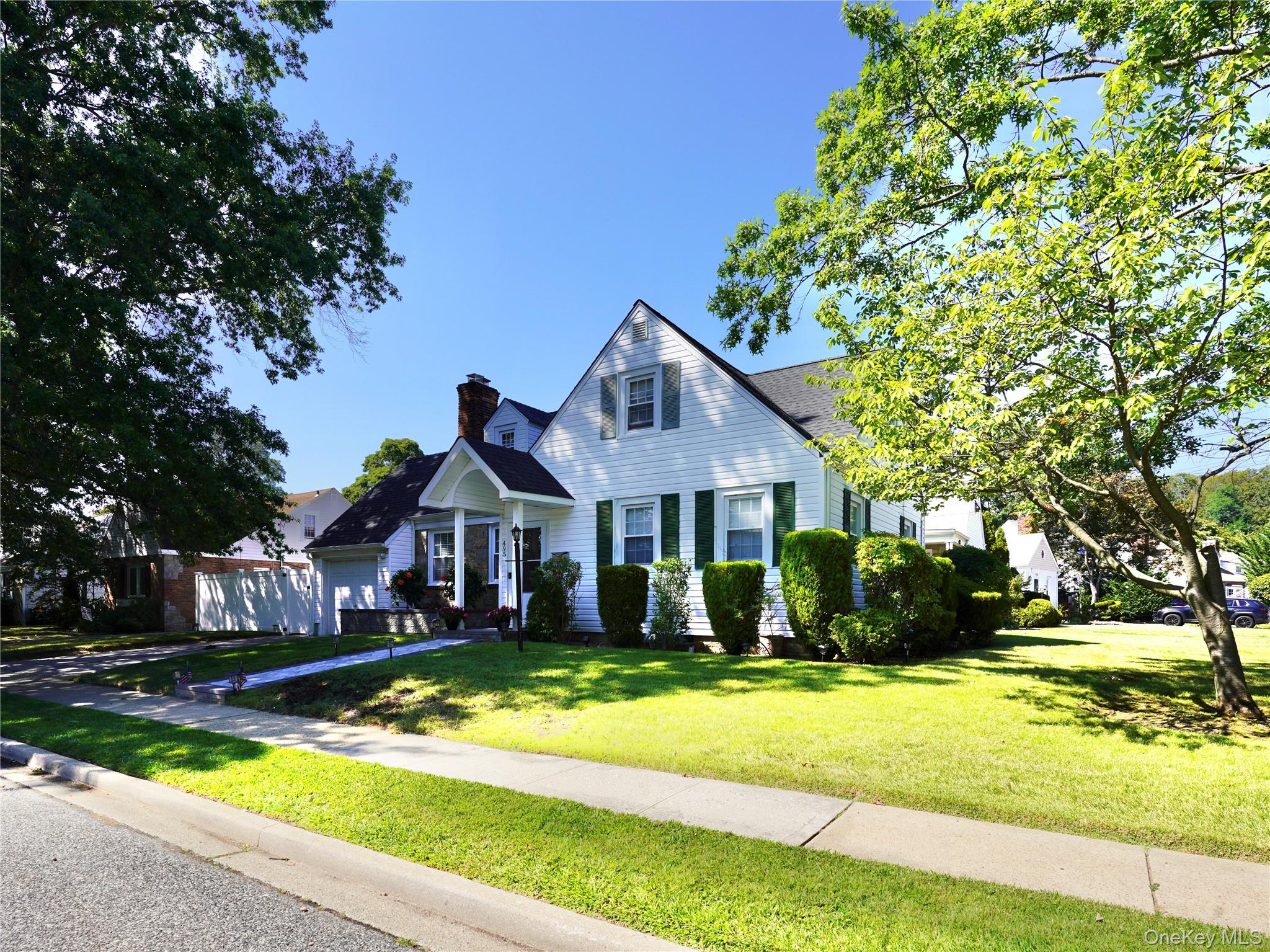 #5 photo, 495 Emerson Avenue, Baldwin , NY 11510