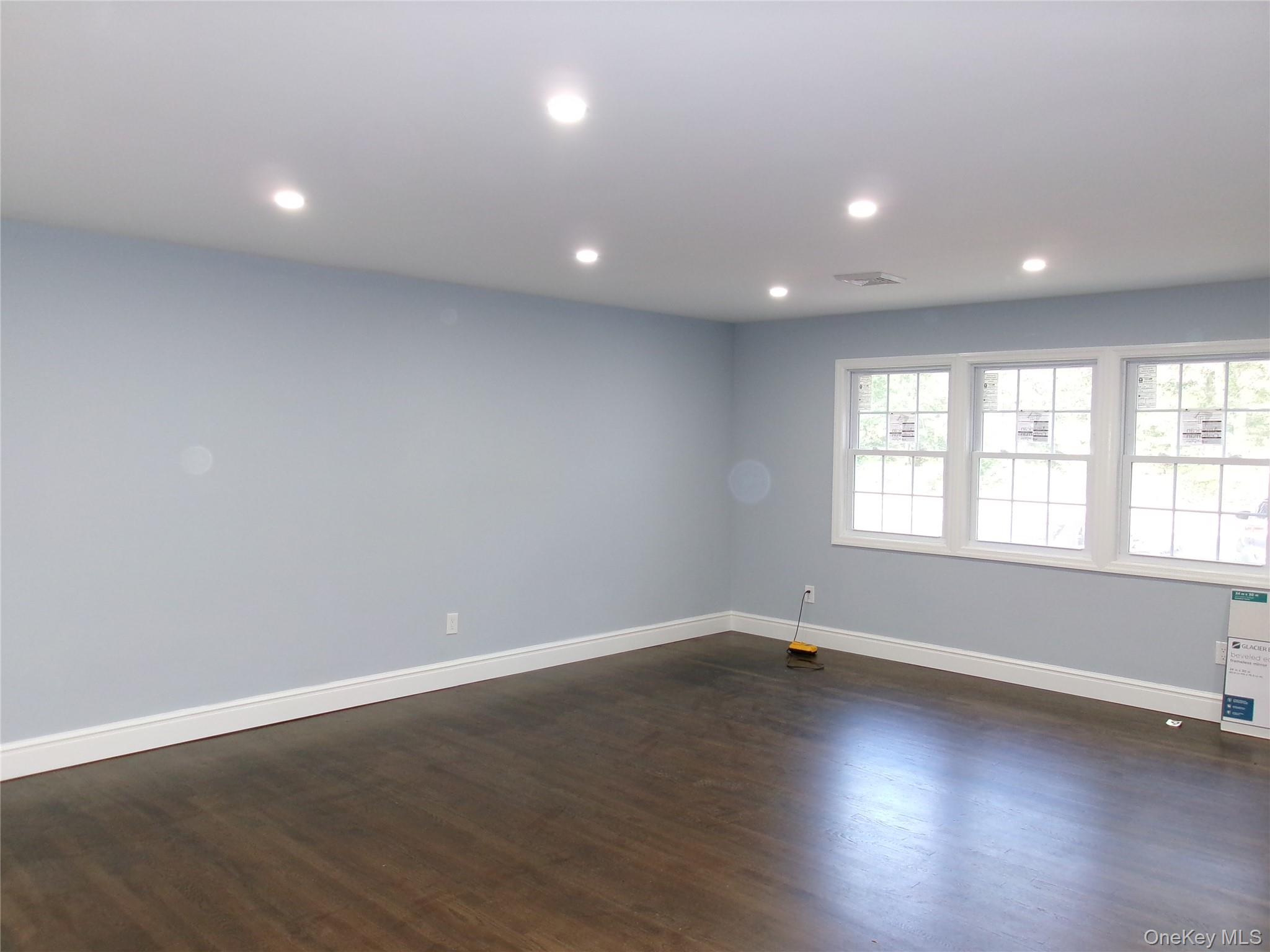 #10 photo, 1706 Spur Drive, サフォーク郡 Islip , NY 11751