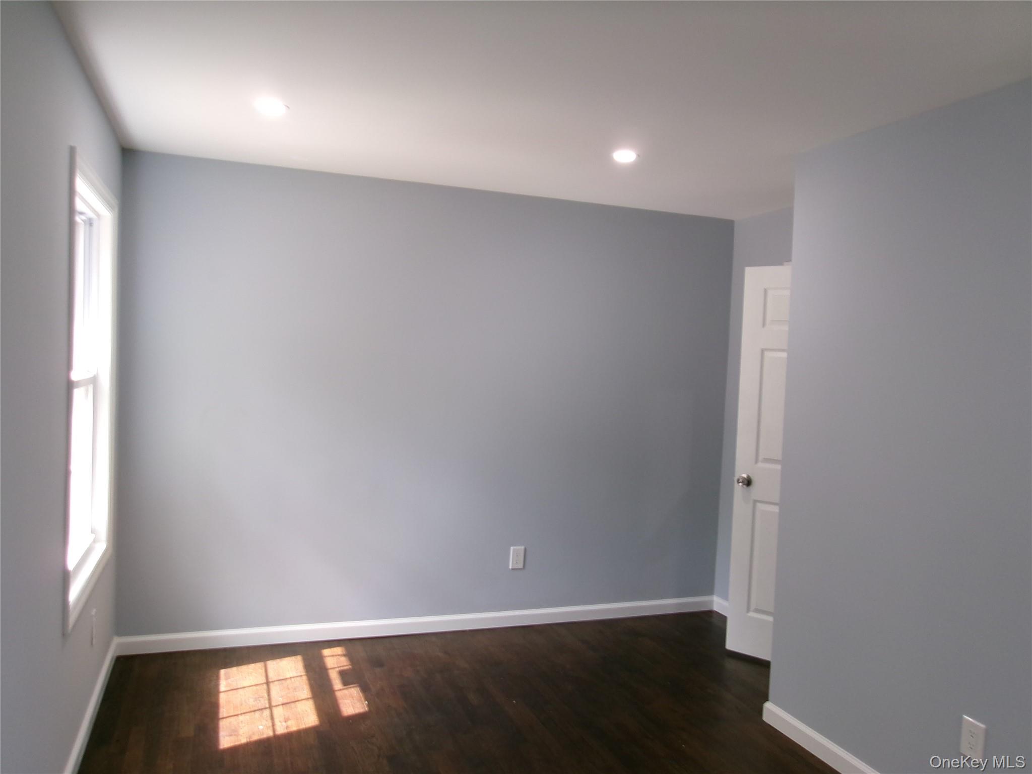 #11 photo, 1706 Spur Drive, サフォーク郡 Islip , NY 11751