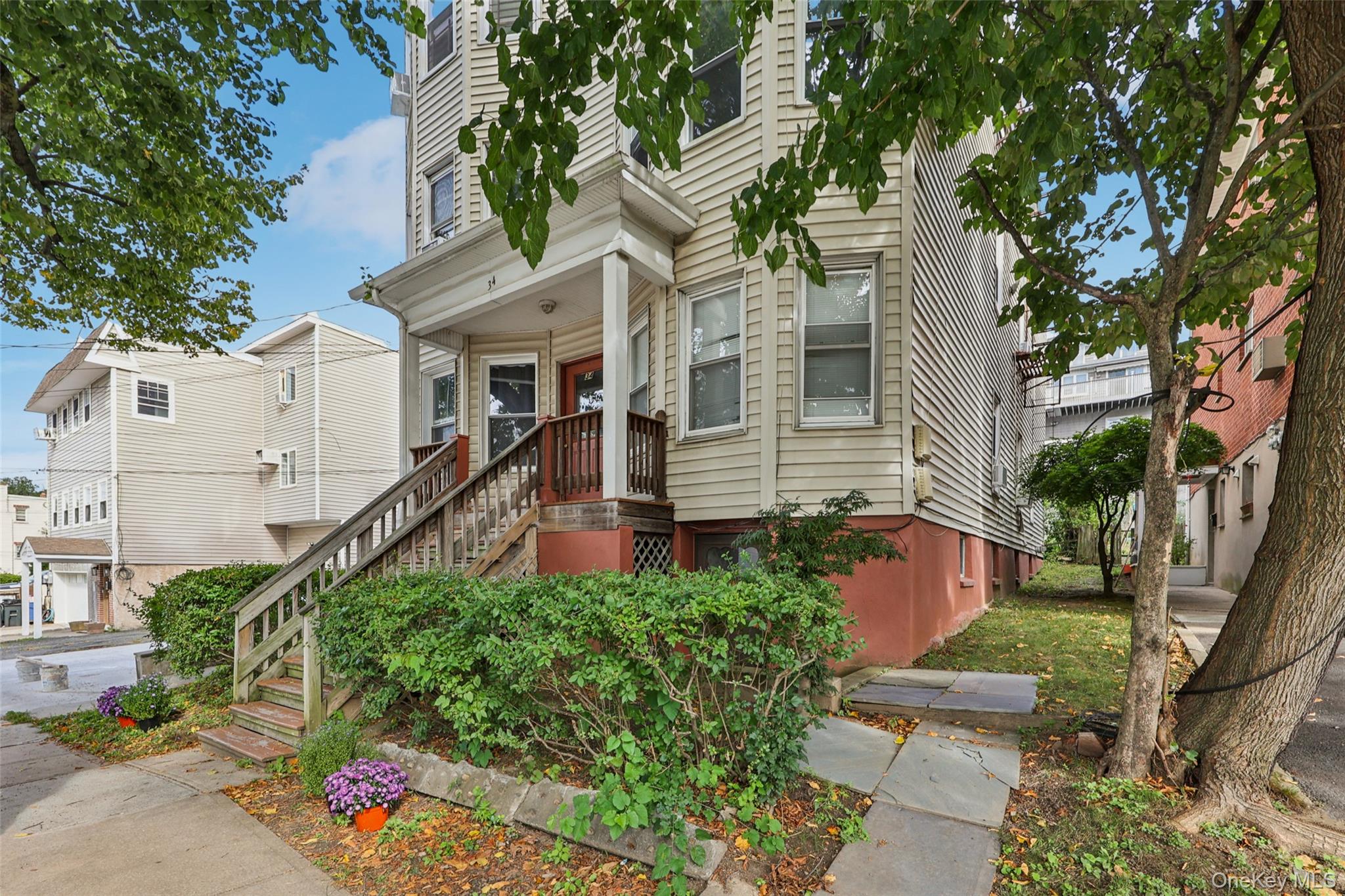 #2 photo, 34 Clarendon Avenue, Yonkers , NY 10701