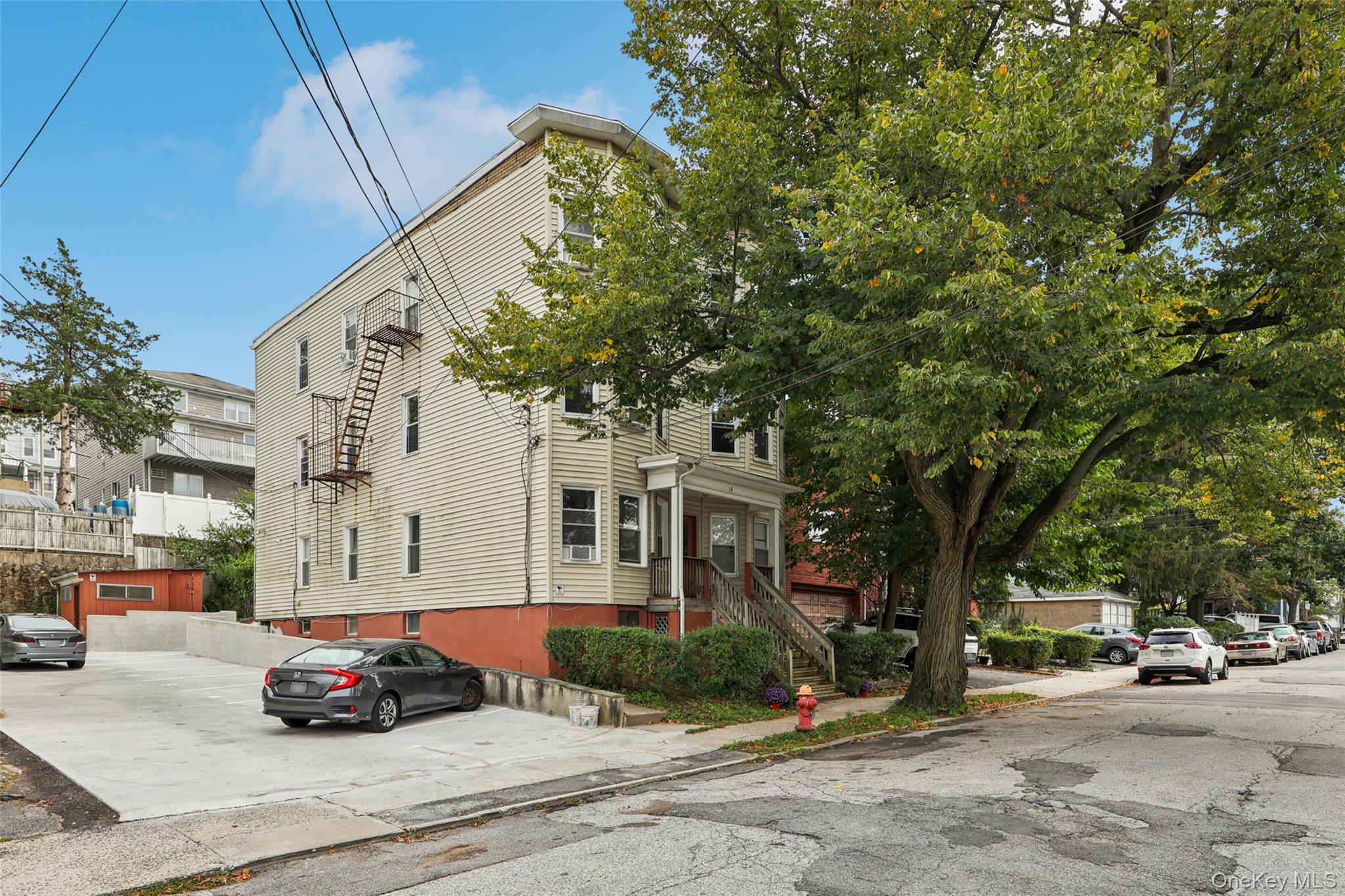 #3 photo, 34 Clarendon Avenue, Yonkers , NY 10701
