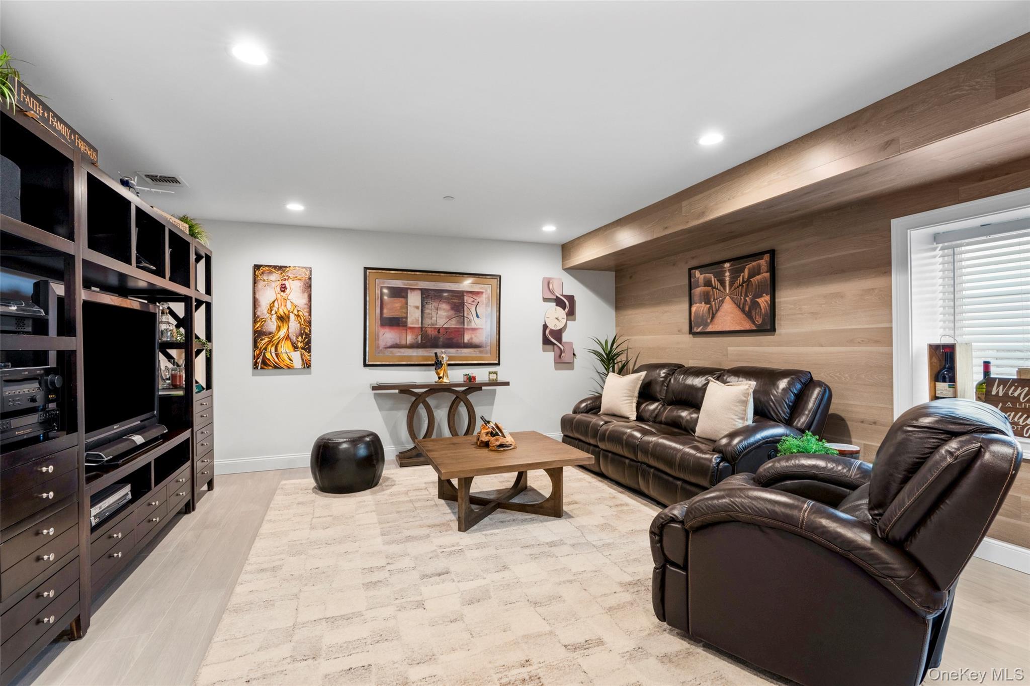 #16 photo, 194 Gainsborg Avenue, West Harrison , NY 10604