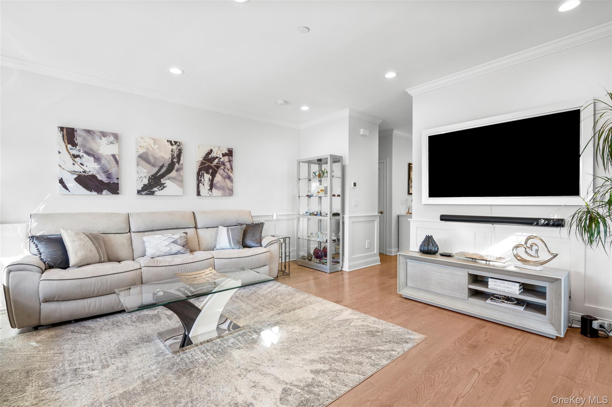 #5 photo, 194 Gainsborg Avenue, West Harrison , NY 10604