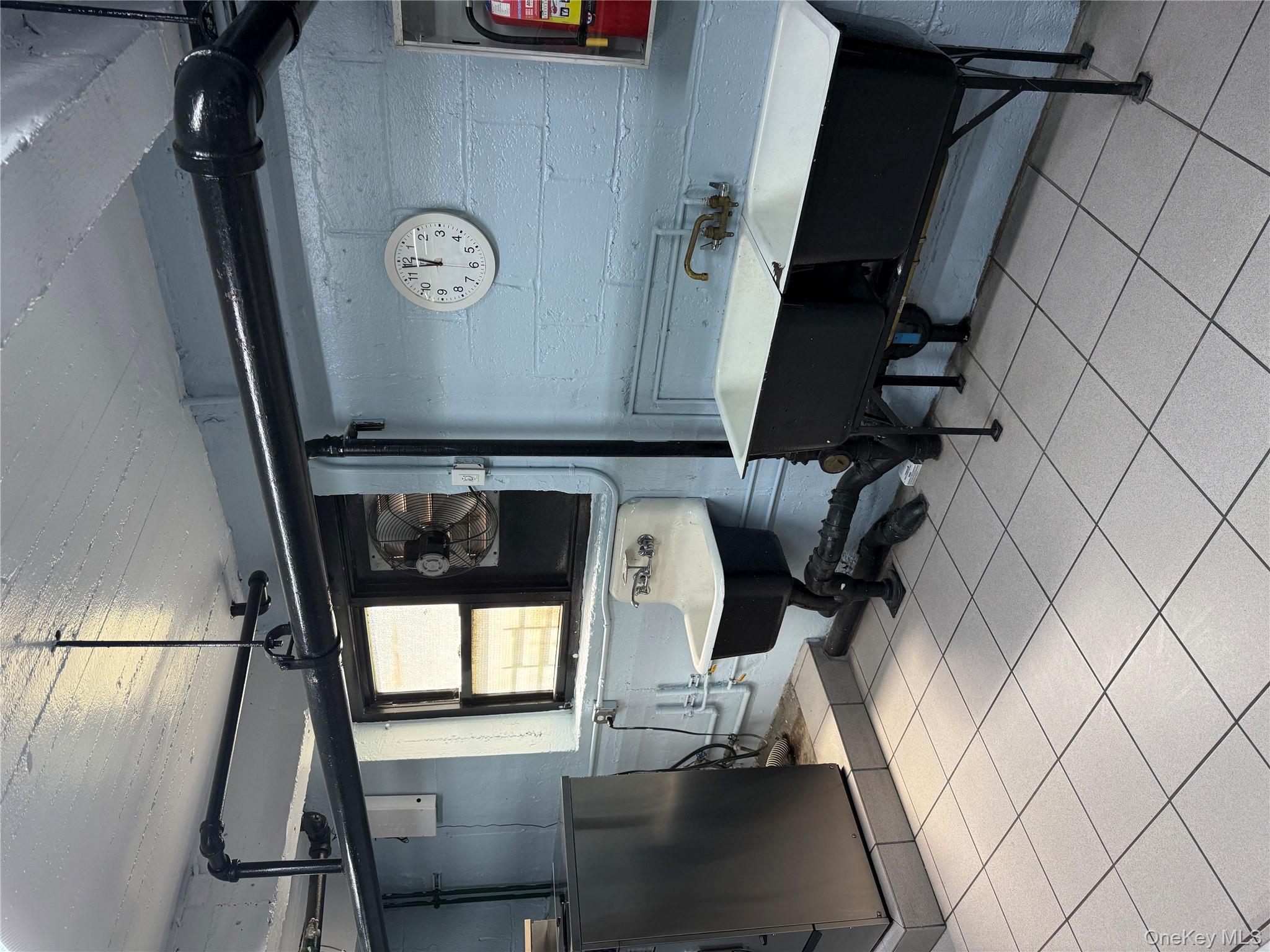 #17 photo, 11230 Northern Boulevard, クイーンズ区 Corona , NY 11368