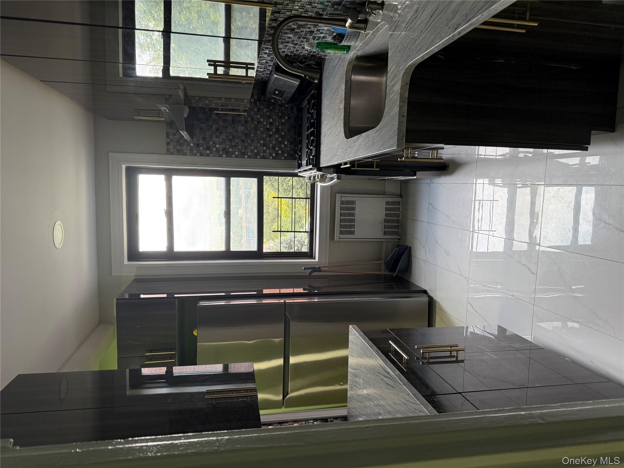 #2 photo, 11230 Northern Boulevard, クイーンズ区 Corona , NY 11368