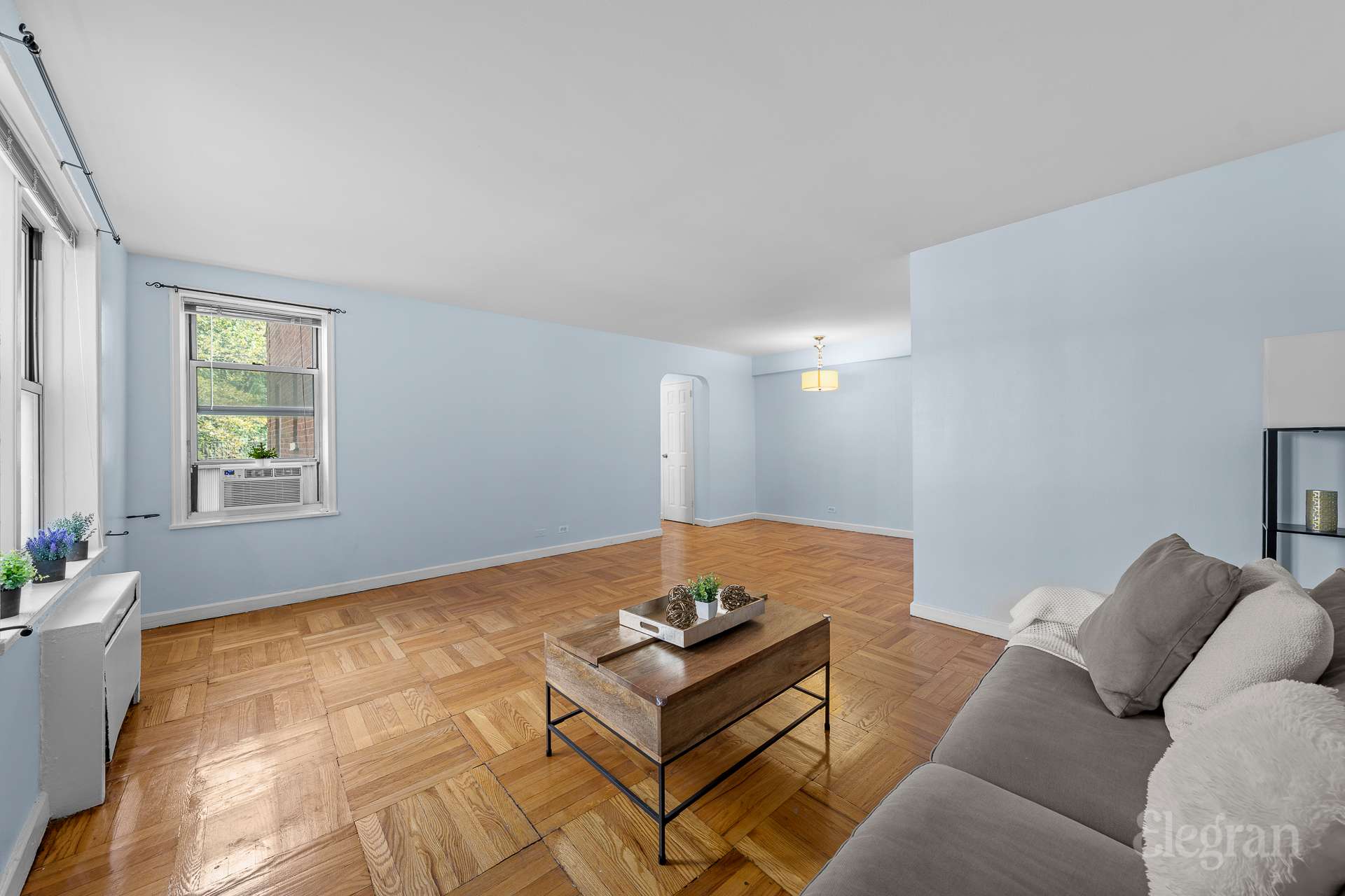 #9 photo, 72-81 113th Street, クイーンズ区 Forest Hills , NY 11375
