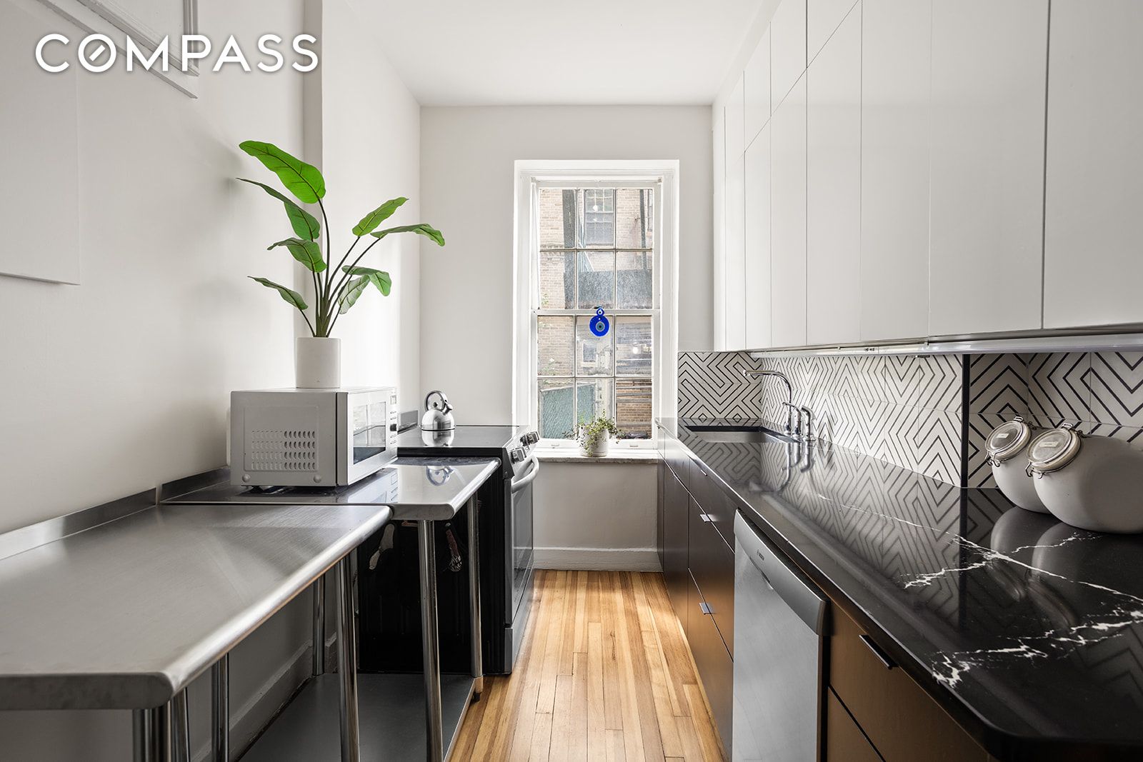 #5 photo, 33-39 80th Street, クイーンズ区 Jackson Heights , NY 11372