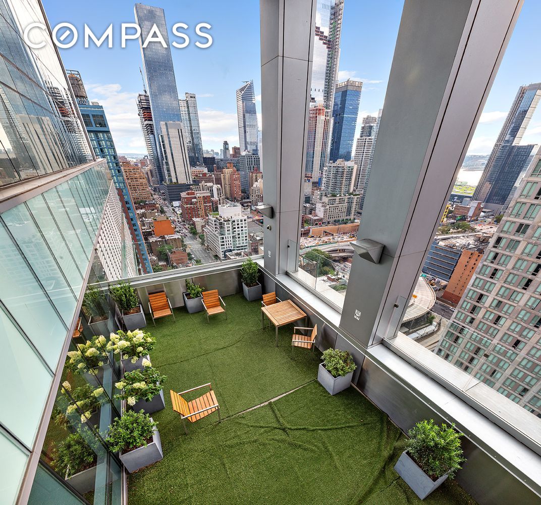 #15 photo, 350 W 42nd Street, マンハッタン Hell's Kitchen , NY 10036