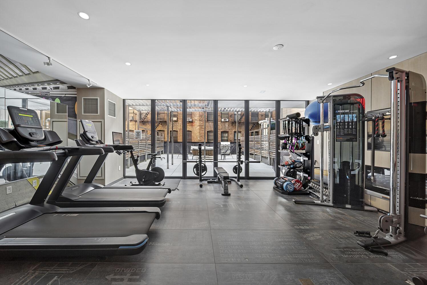 #13 photo, 302 E 96TH Street, マンハッタン Yorkville , NY 10128