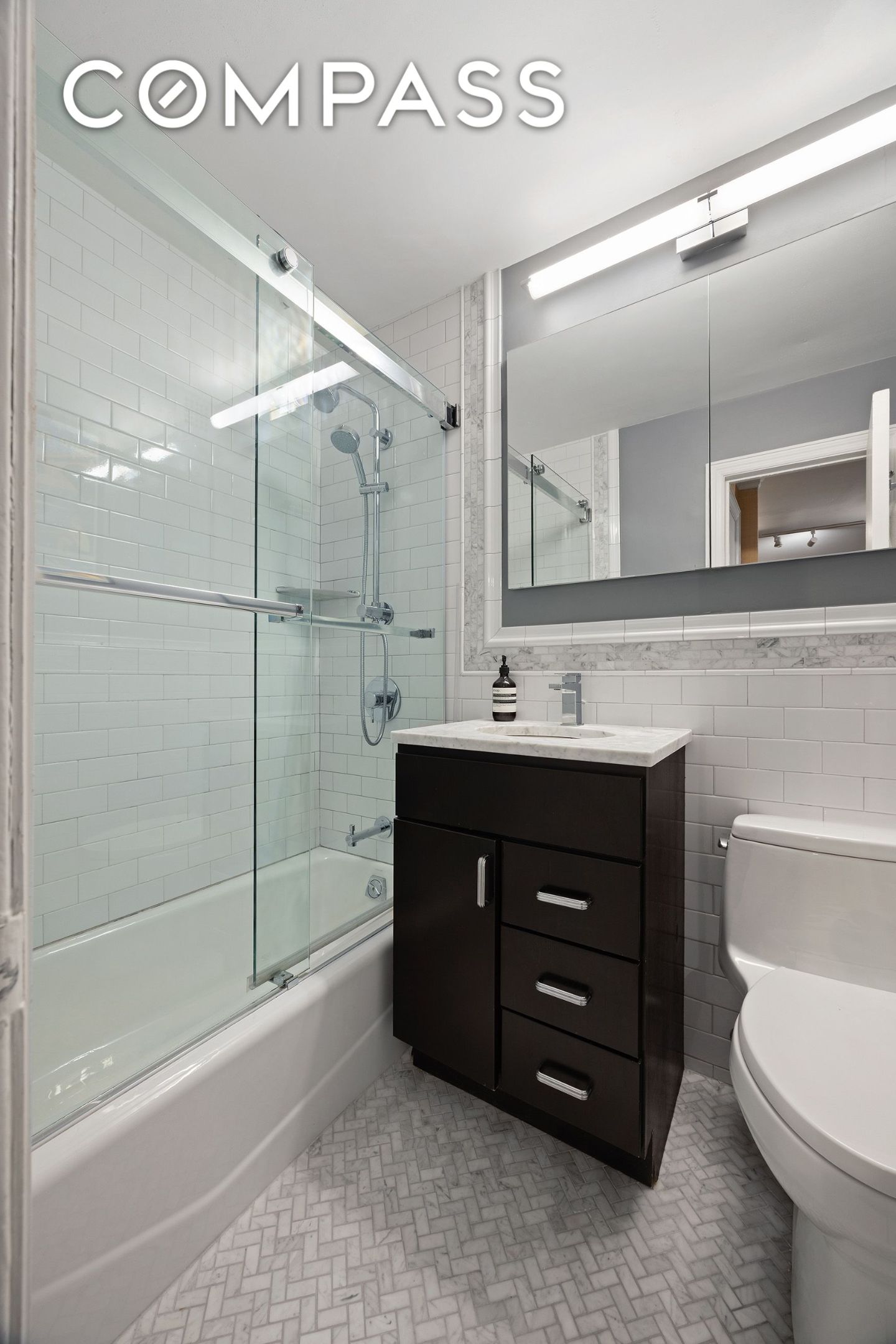 #9 photo, 196 E 75th Street, Lenox Hill , NY 10021