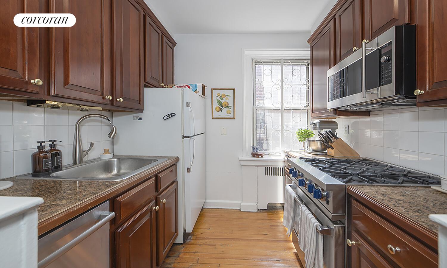 #8 photo, 325 E 77TH Street, Lenox Hill , NY 10075