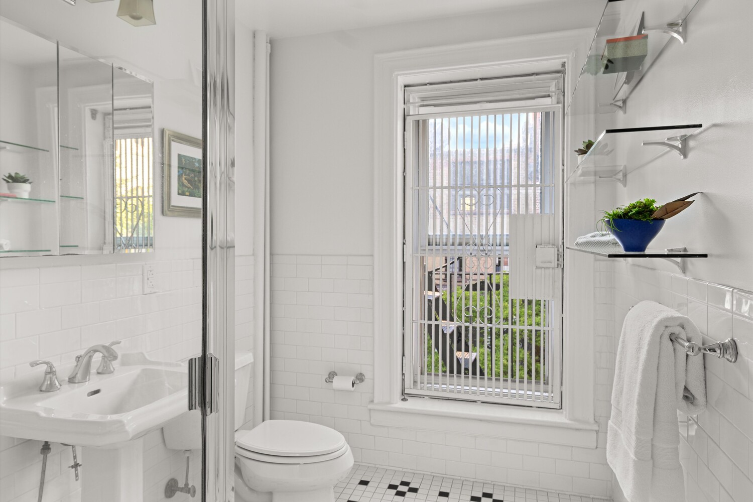 #4 photo, 25 CHARLES Street, West Village , NY 10014