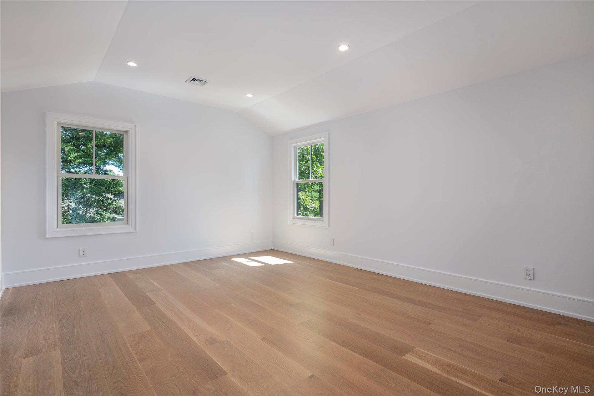 #17 photo, 40 Hewlett Lane, ナッソー郡 Port Washington , NY 11050