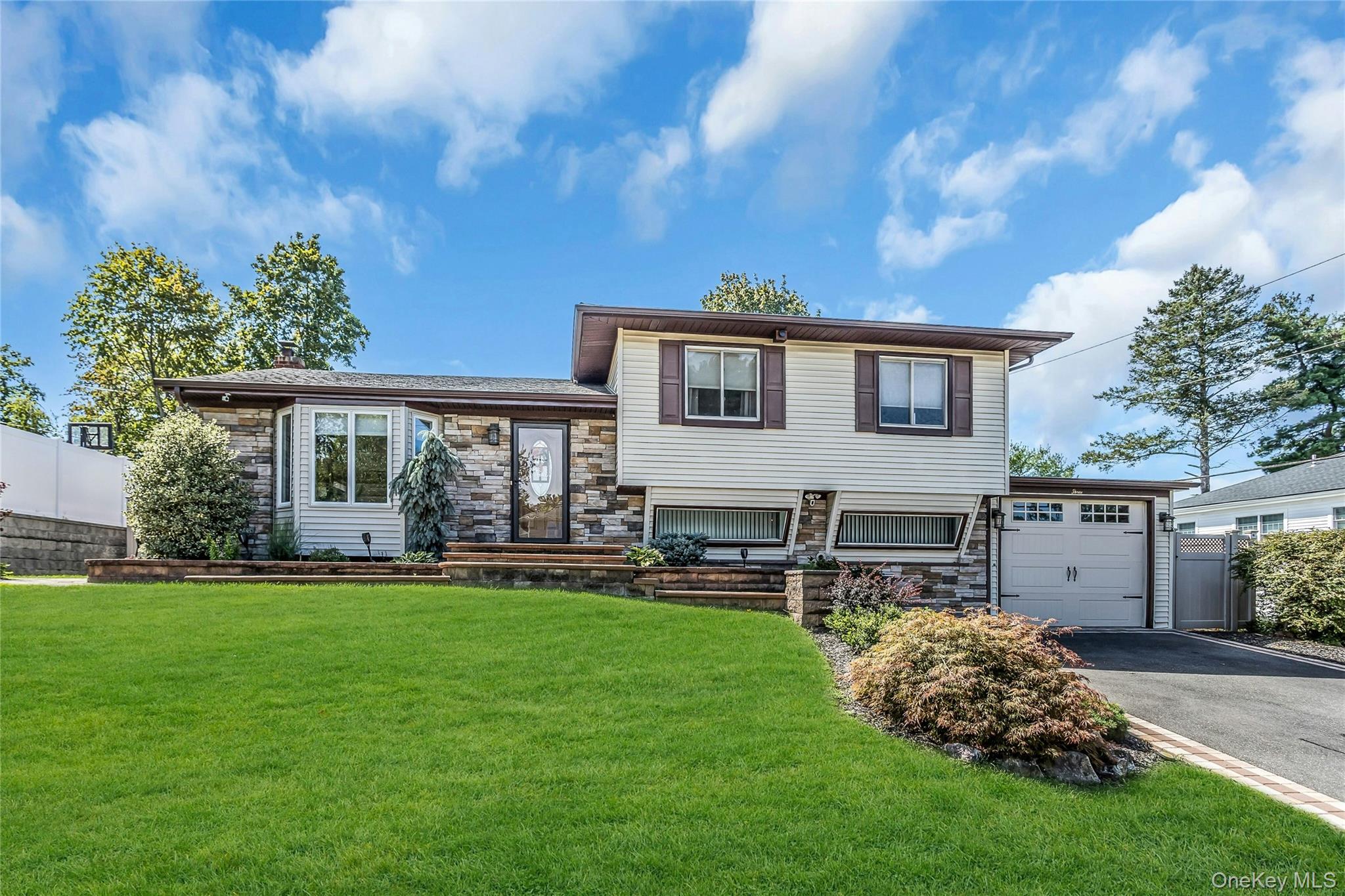 #1 photo, 3 Harrow Lane, 长岛 贝斯佩奇 Old Bethpage , NY 11804