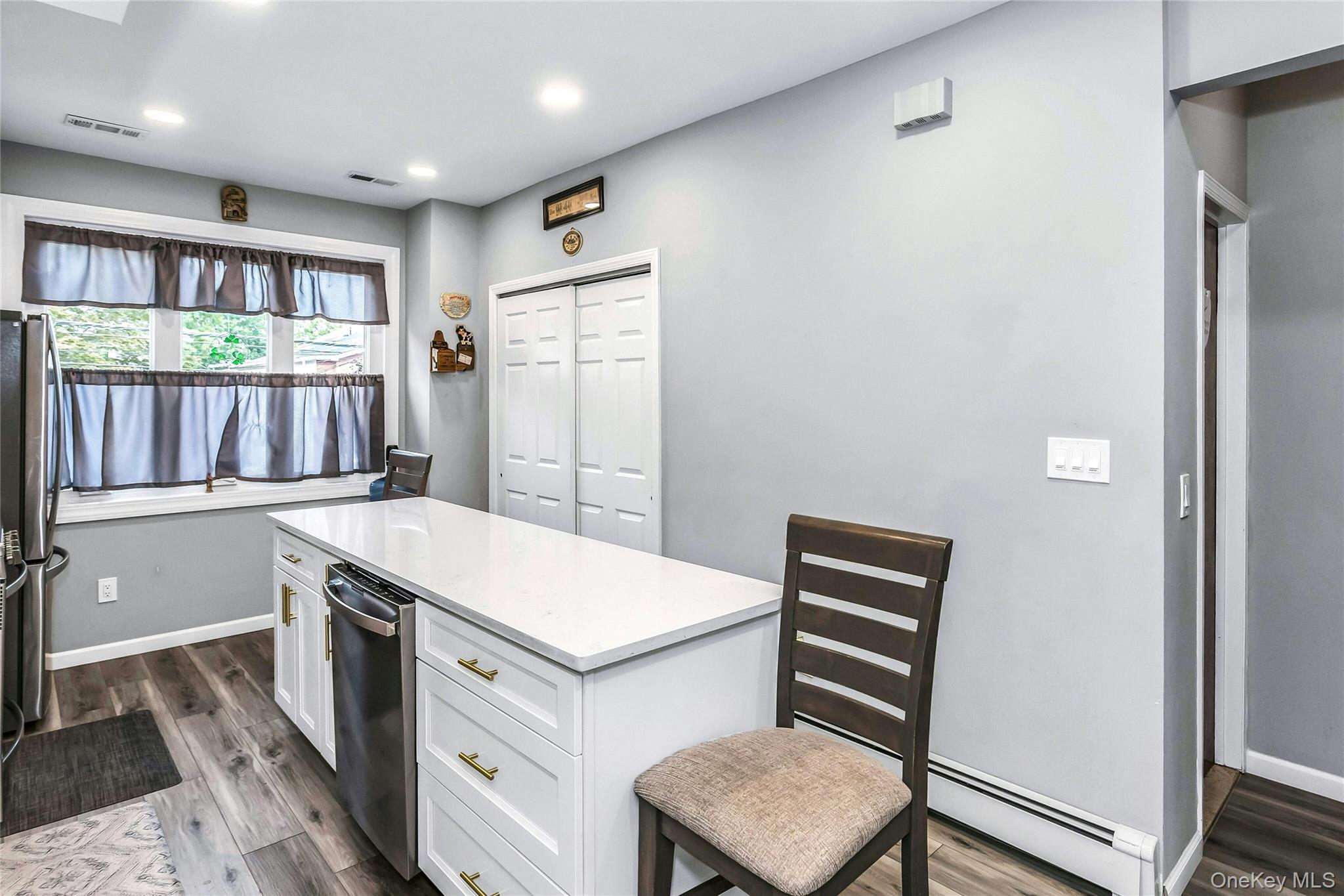 #4 photo, 102 Burgher Avenue, Staten Island , NY 10304