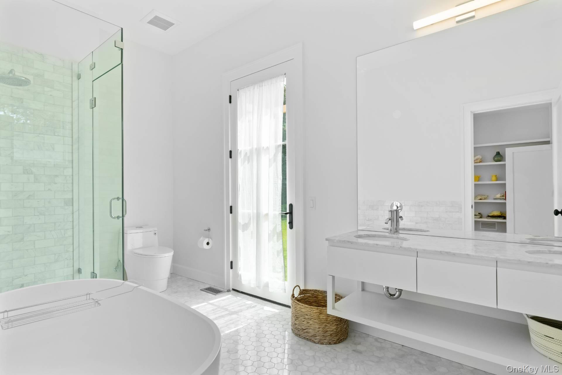 #17 photo, 26 Georgian Lane, Water Mill , NY 11976