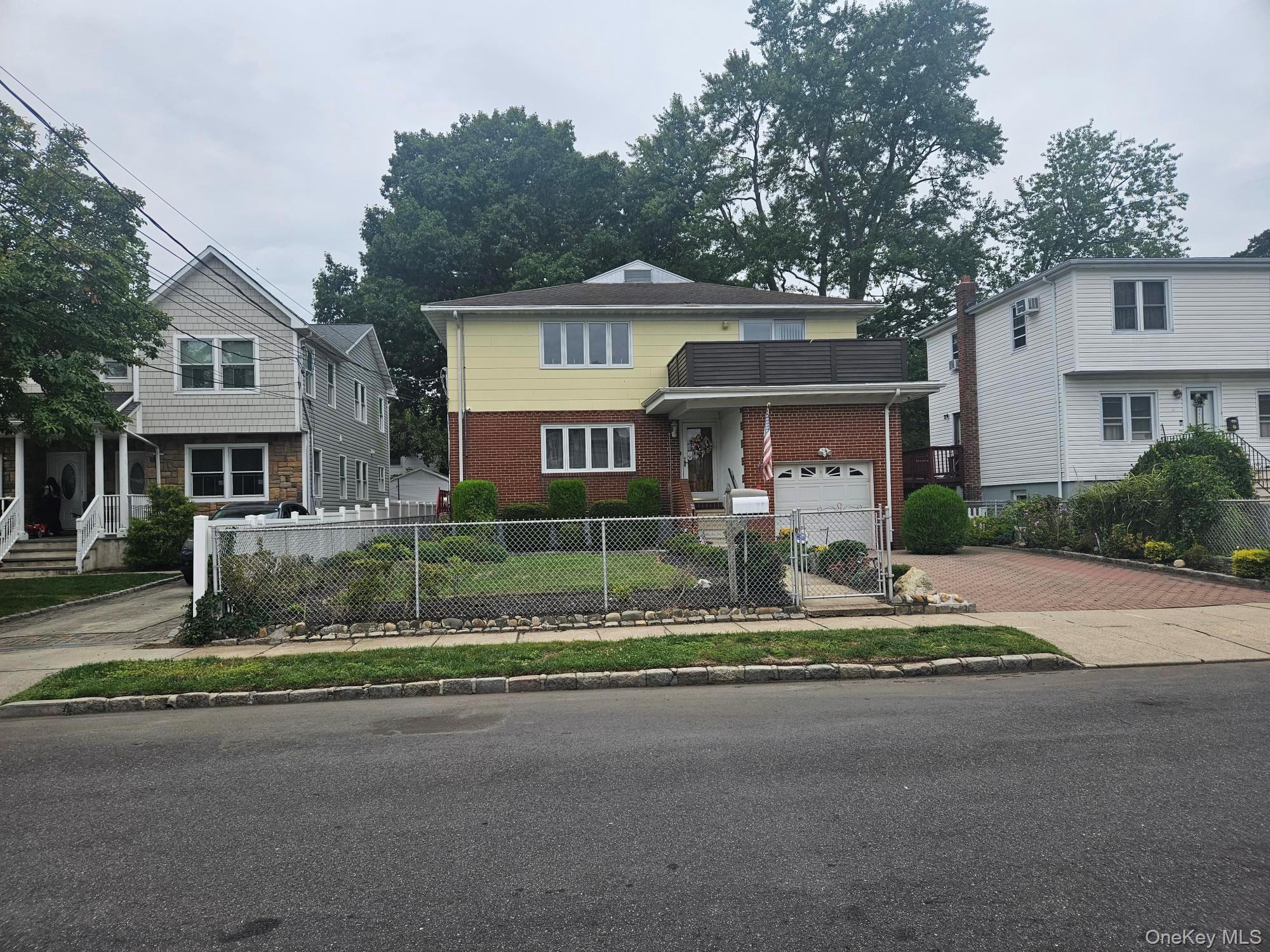 #1 photo, 55 Juniper Road, पोर्ट वॉशिंगटन Port Washington , NY 11050