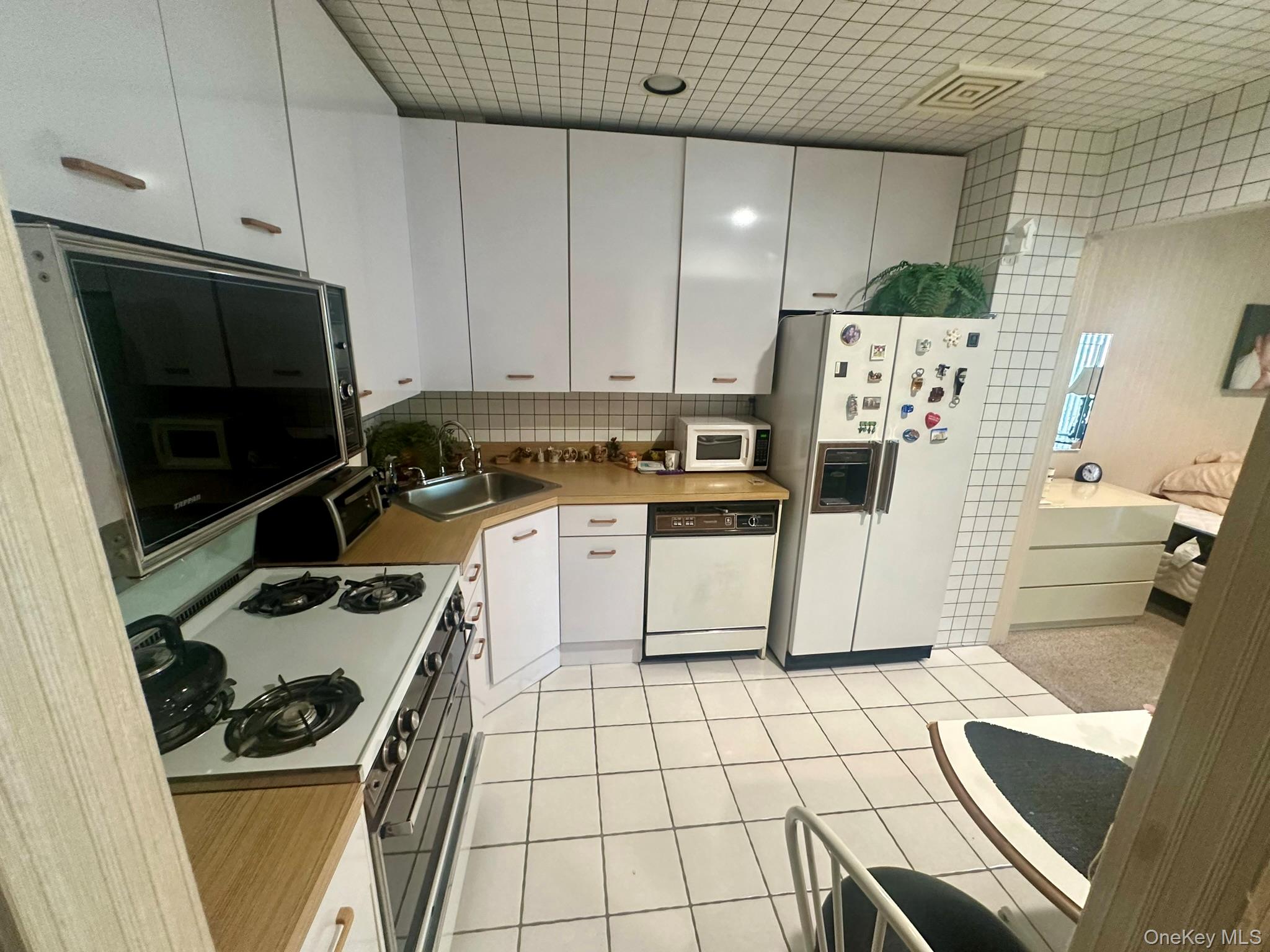 #16 photo, 376 Central Avenue, Lawrence , NY 11559