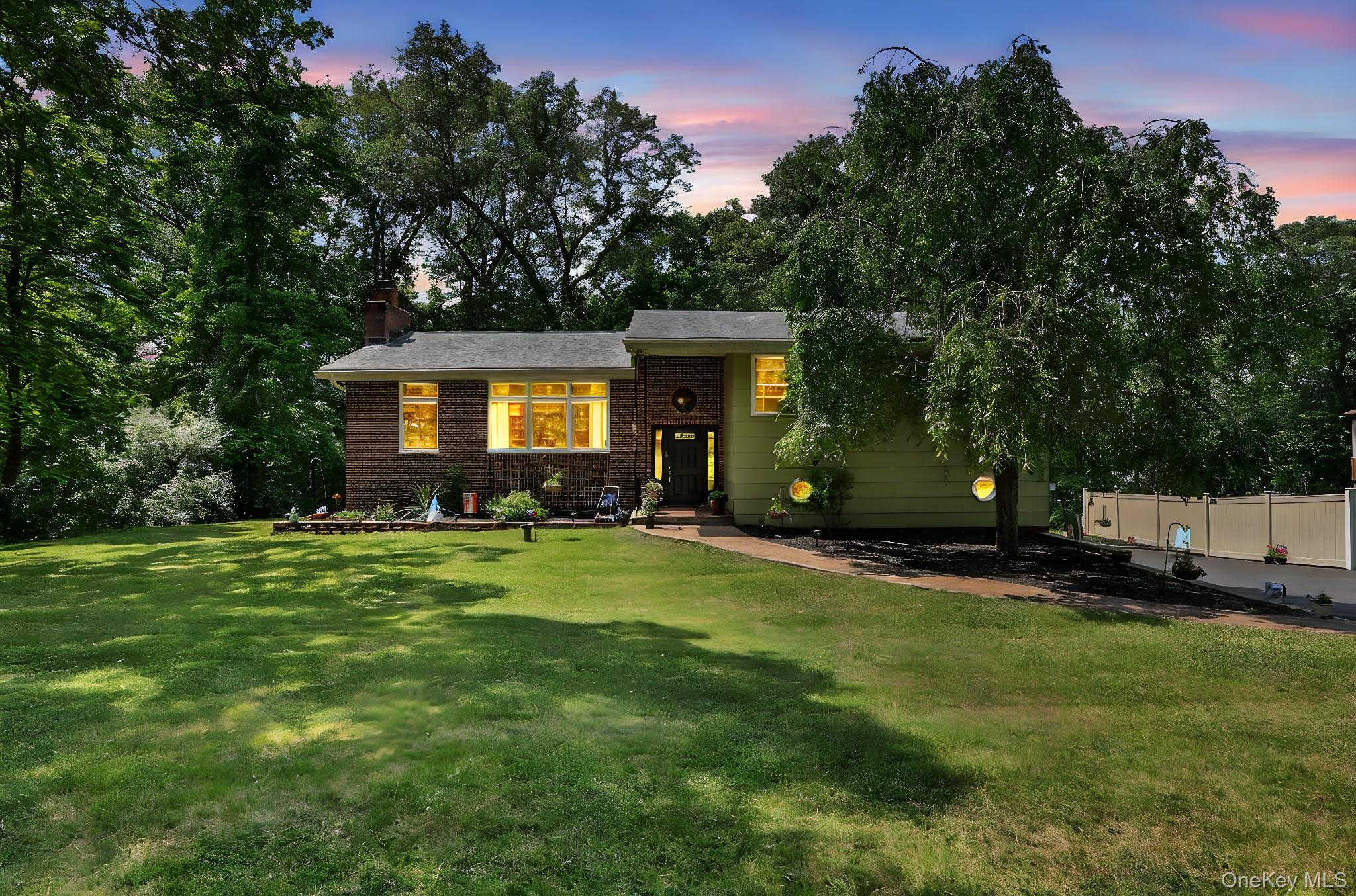 #2 photo, 313 Chestnut Avenue, New Windsor , NY 12553