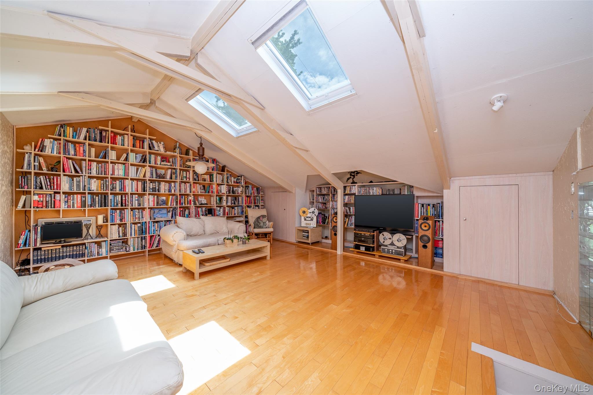 #11 photo, 130 Wood Hollow Lane, New Rochelle , NY 10804