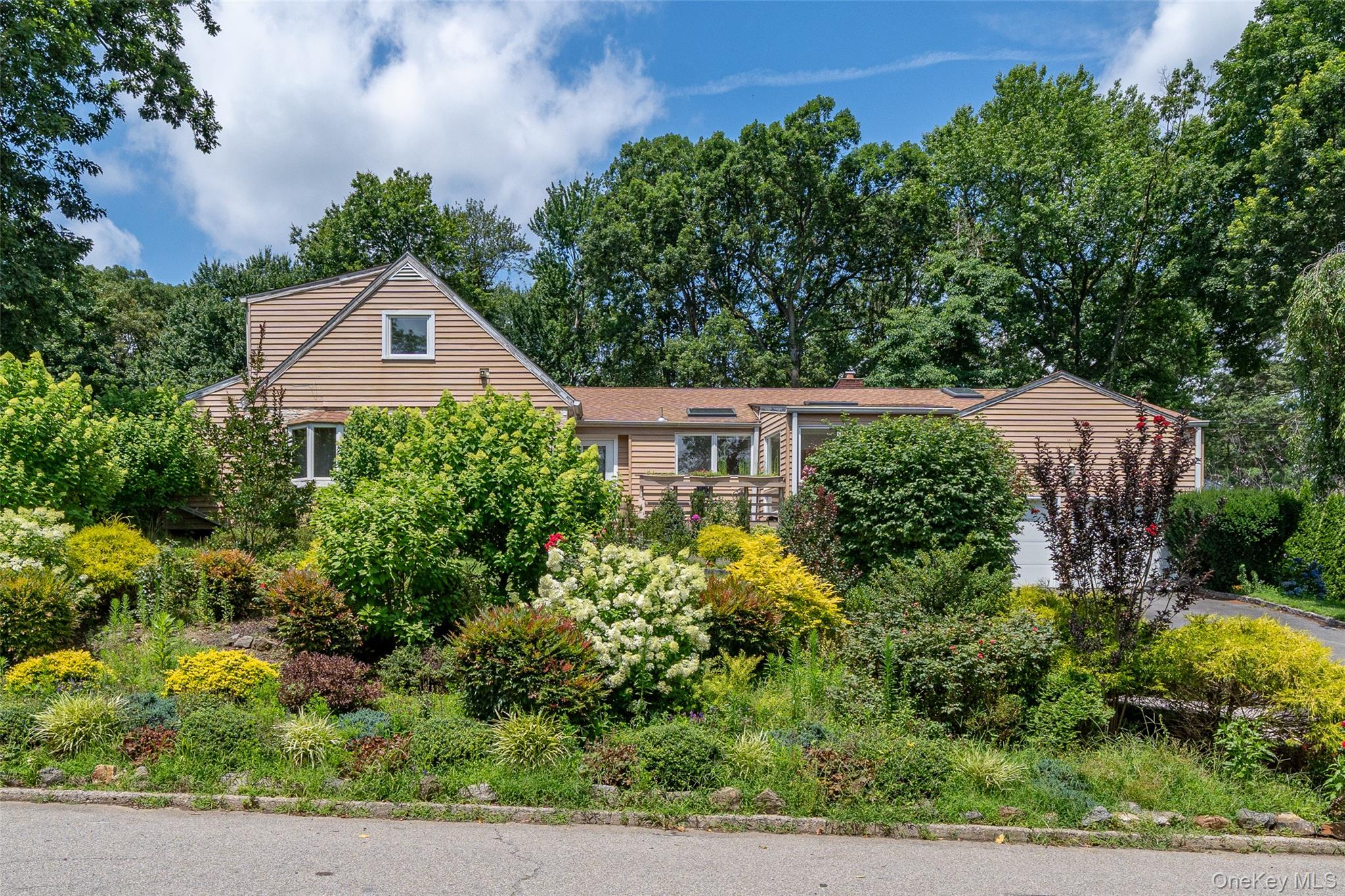#2 photo, 130 Wood Hollow Lane, New Rochelle , NY 10804