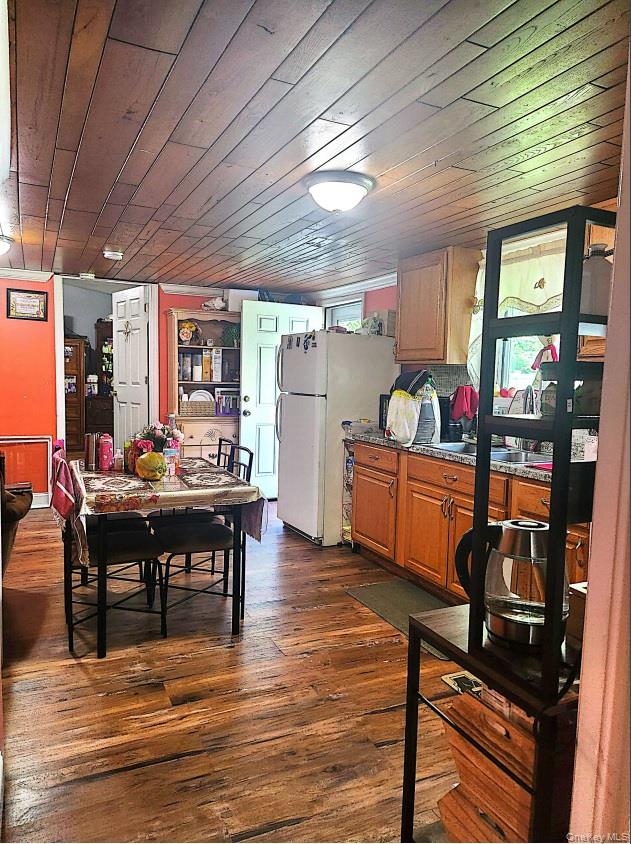 #10 photo, 112 S Bedford Avenue, Islandia , NY 11749